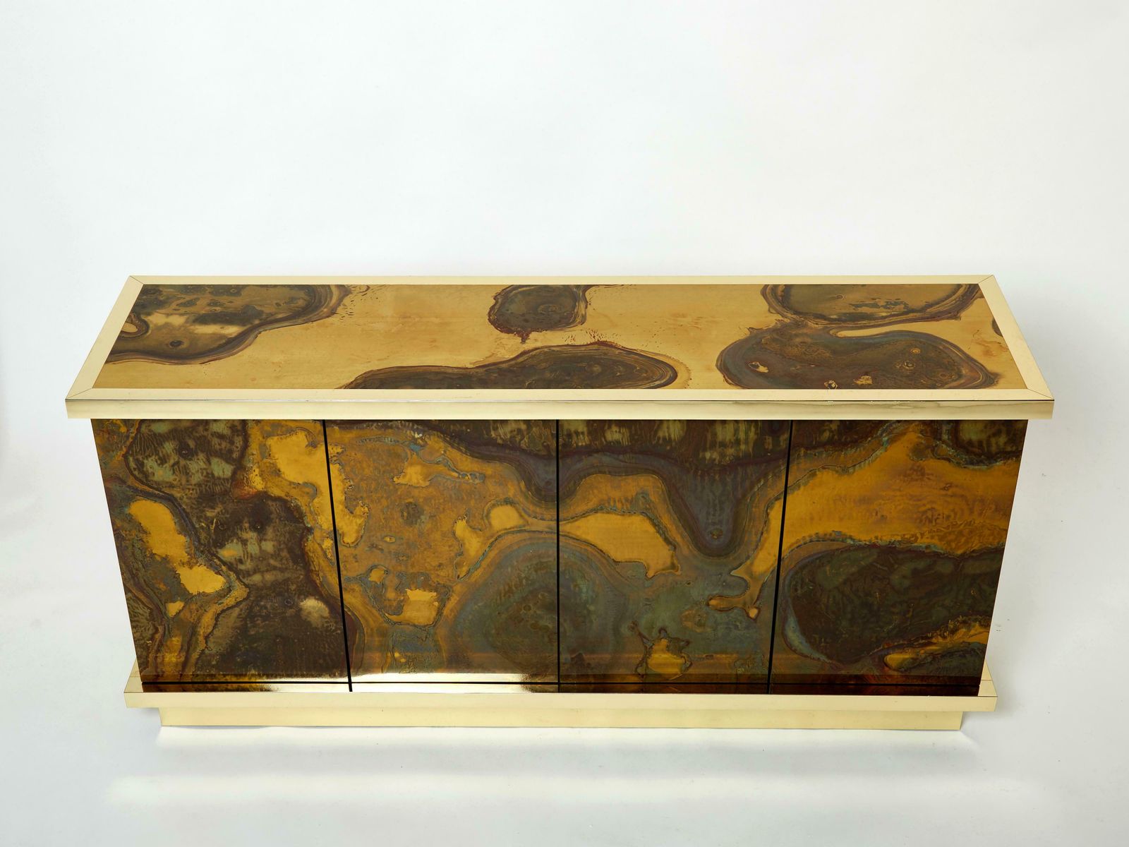 Buffet en laiton oxydé, par Isabelle et Richard Faure, années 1970 photo furniture