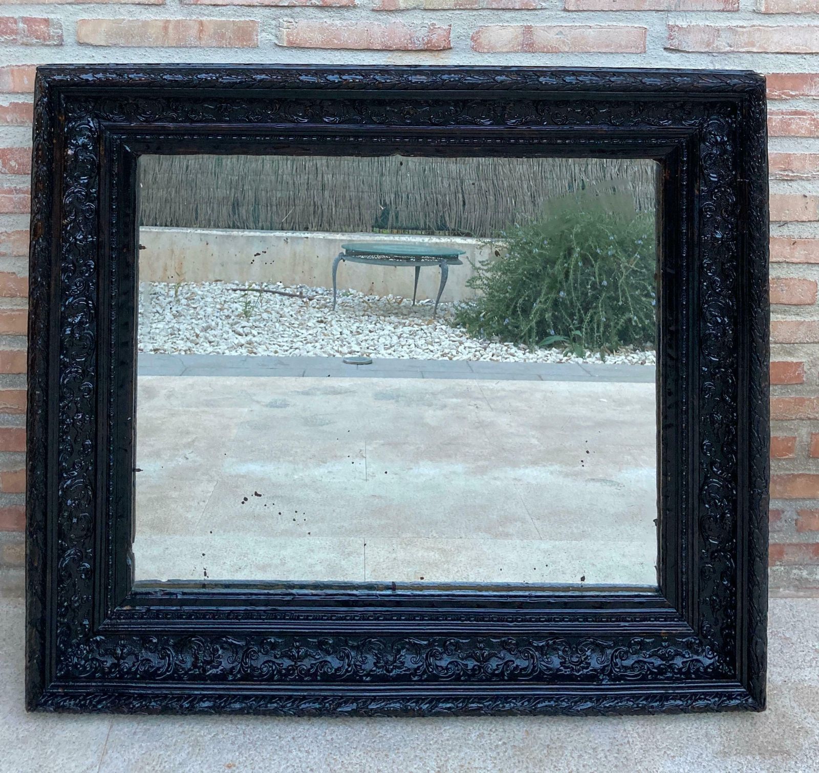 Miroir mural français en bois sculpté à cadre sombre, 1920 photo furniture