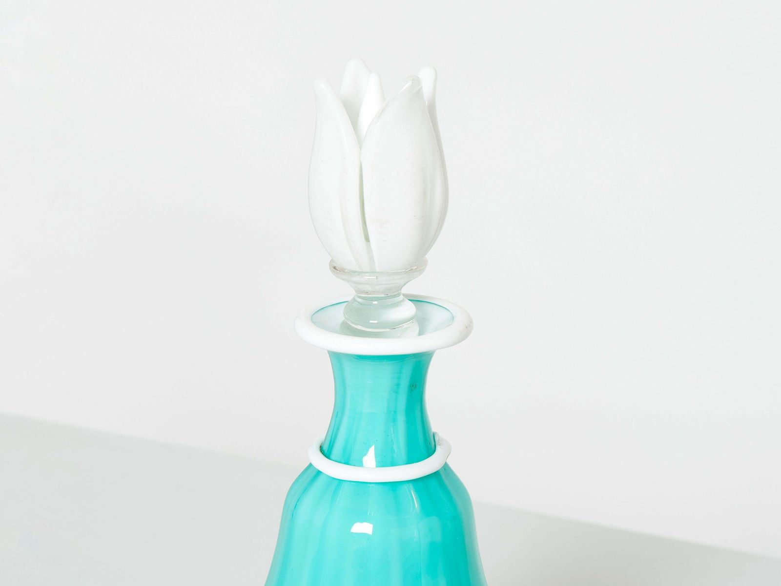 Flacon Barovier & Toso en verre opalin turquoise avec bouchon, 1950 photo furniture