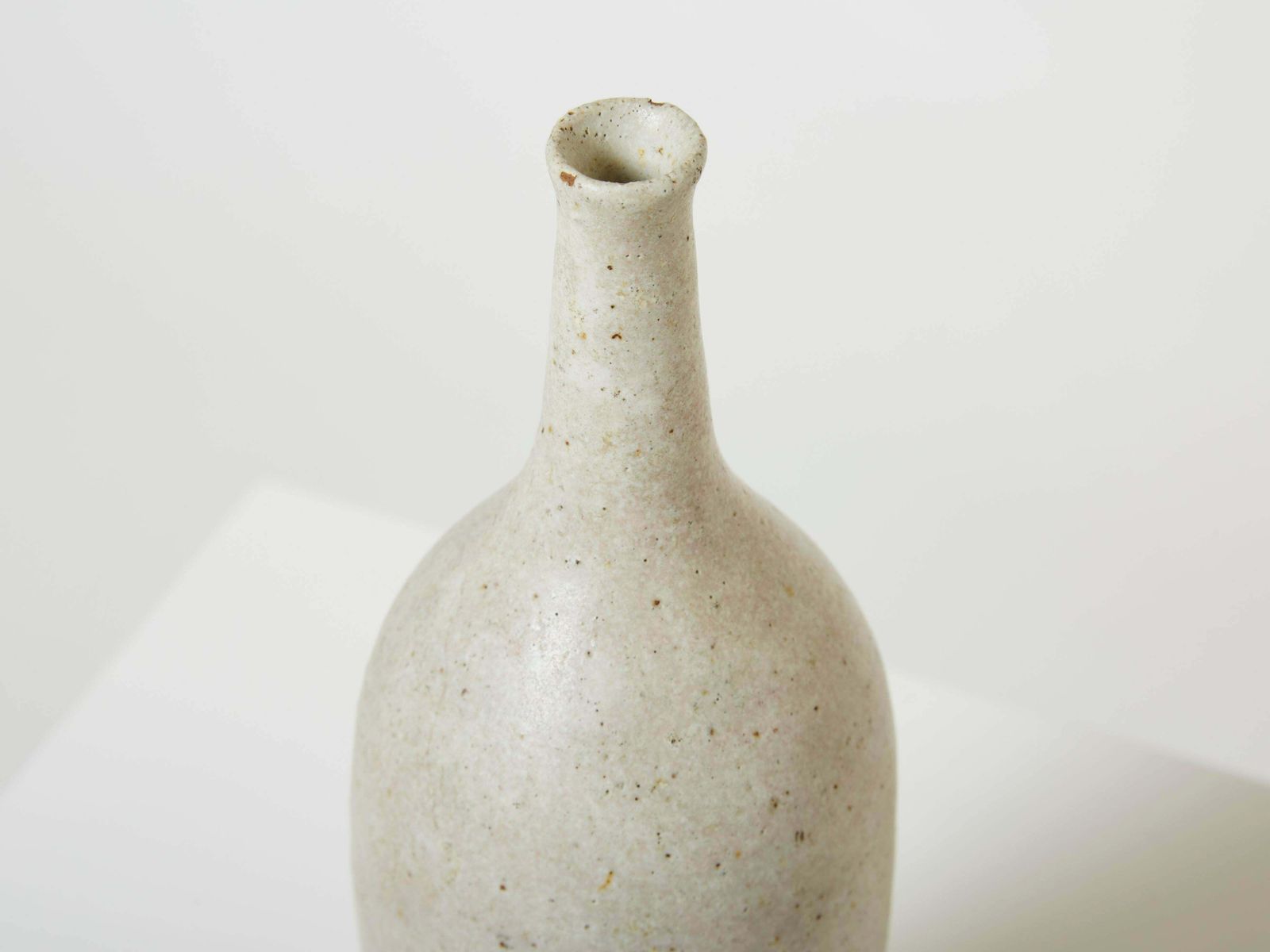 photo furniture Vase en grès émaillé Bruno Gambone, greige brun, 1970