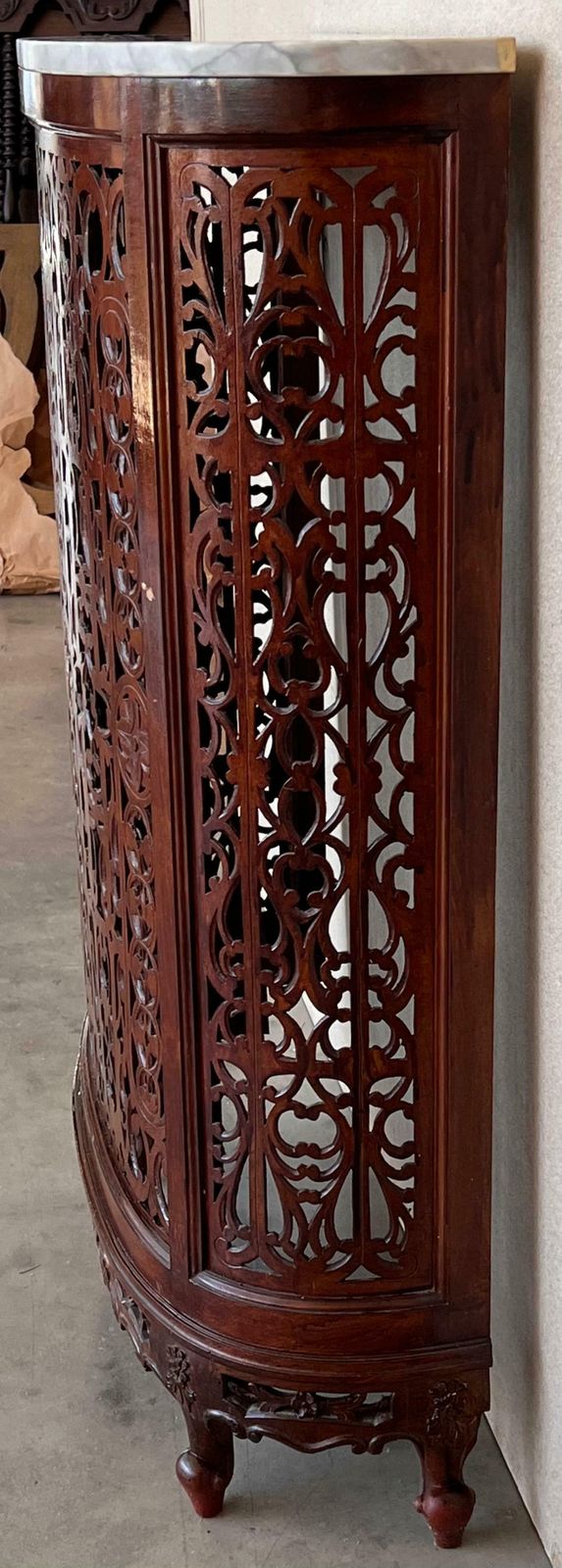 Console en noyer sculpté de style Louis XV, plateau en marbre, ou cache-radiateur photo buy