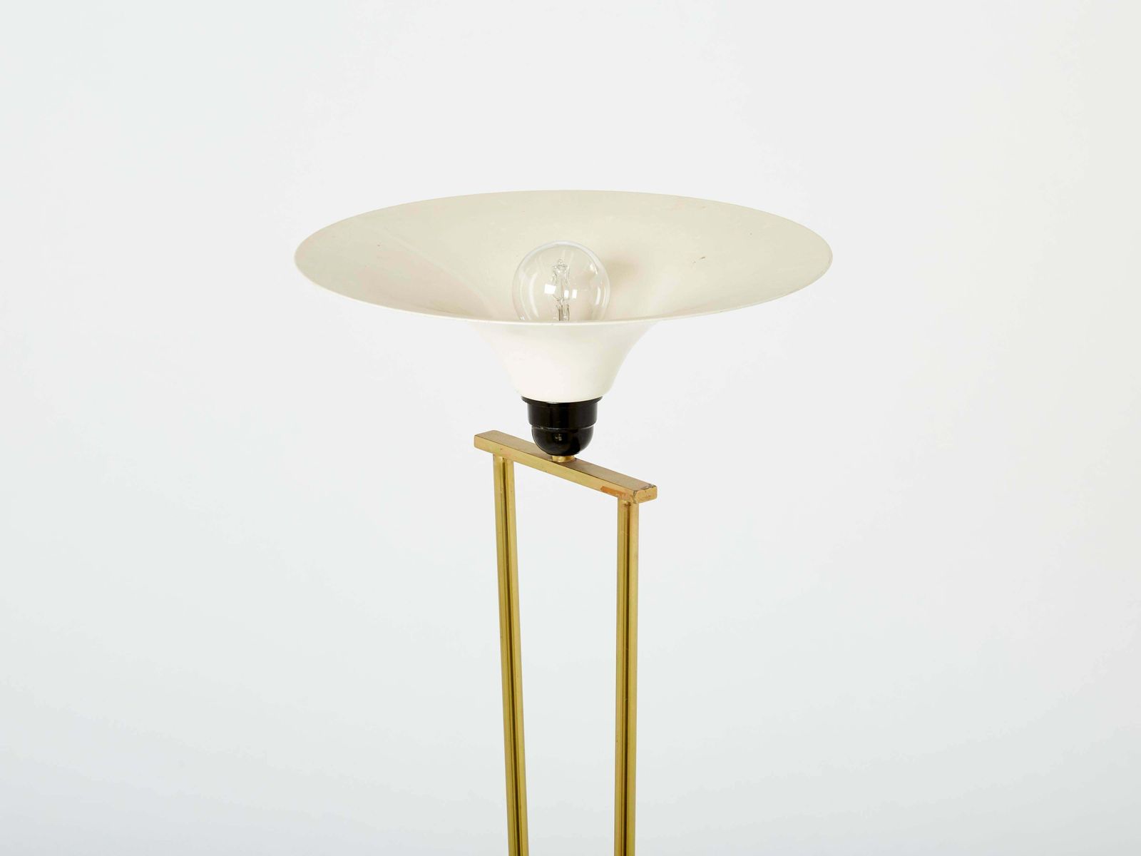 Lampadaire Stilnovo en laiton et opaline, socle en marbre, années 1960 photo vinterior