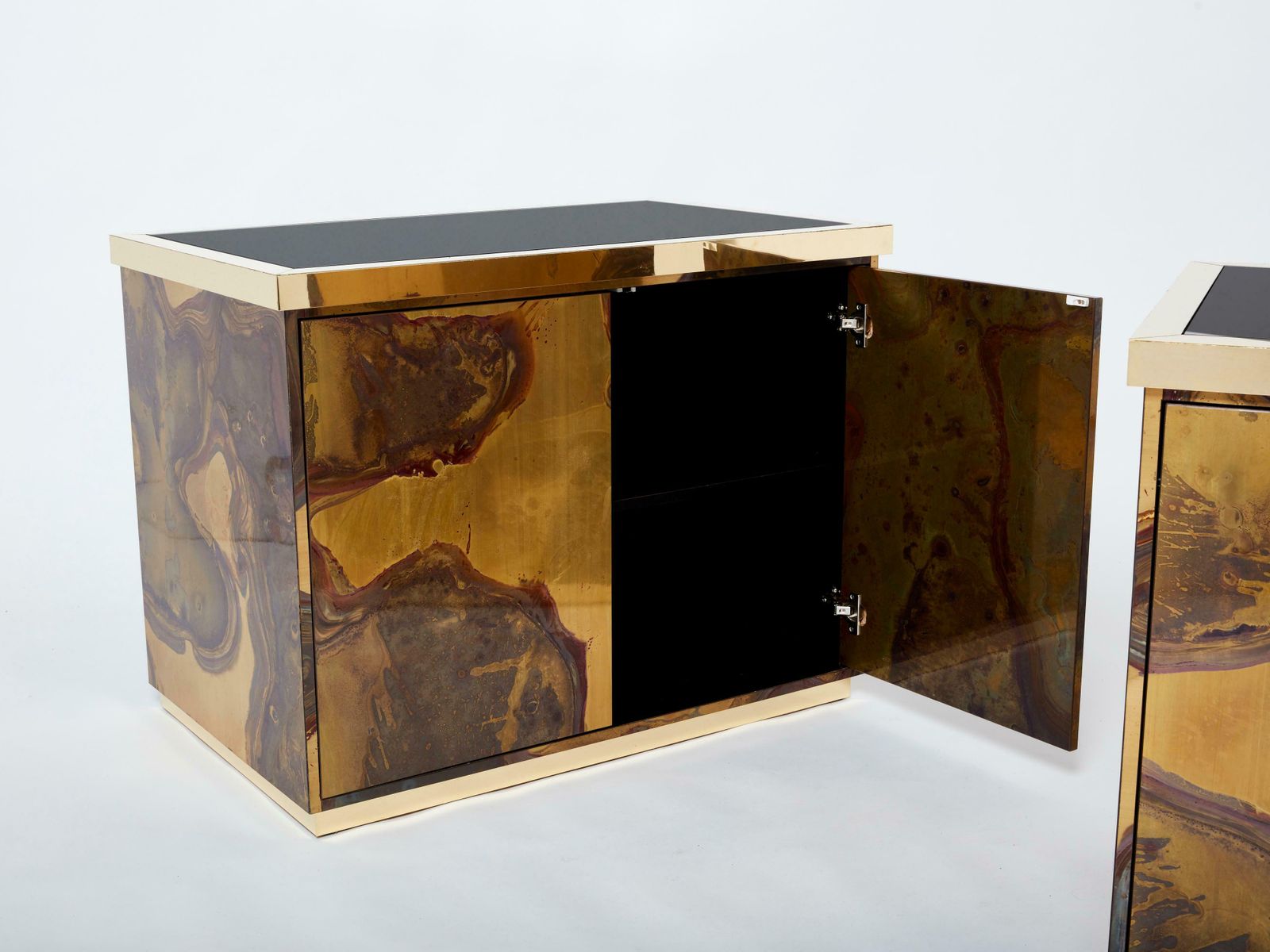 Mobilier Paire de buffets en laiton oxydé par Isabelle et Richard Faure, années 1970 photo