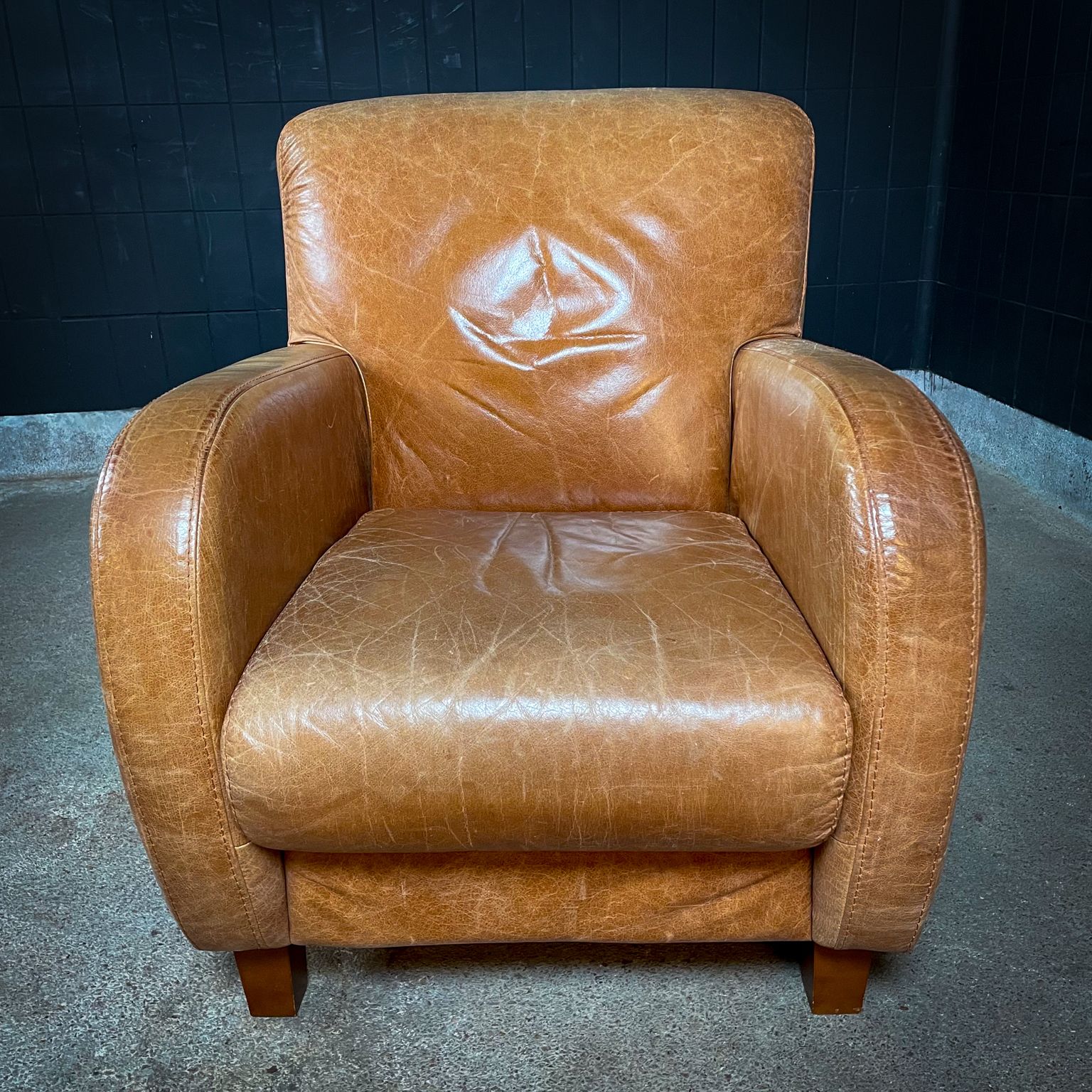 photo furniture Set Of 2 Vintage Cognac Leather Club Armchairs