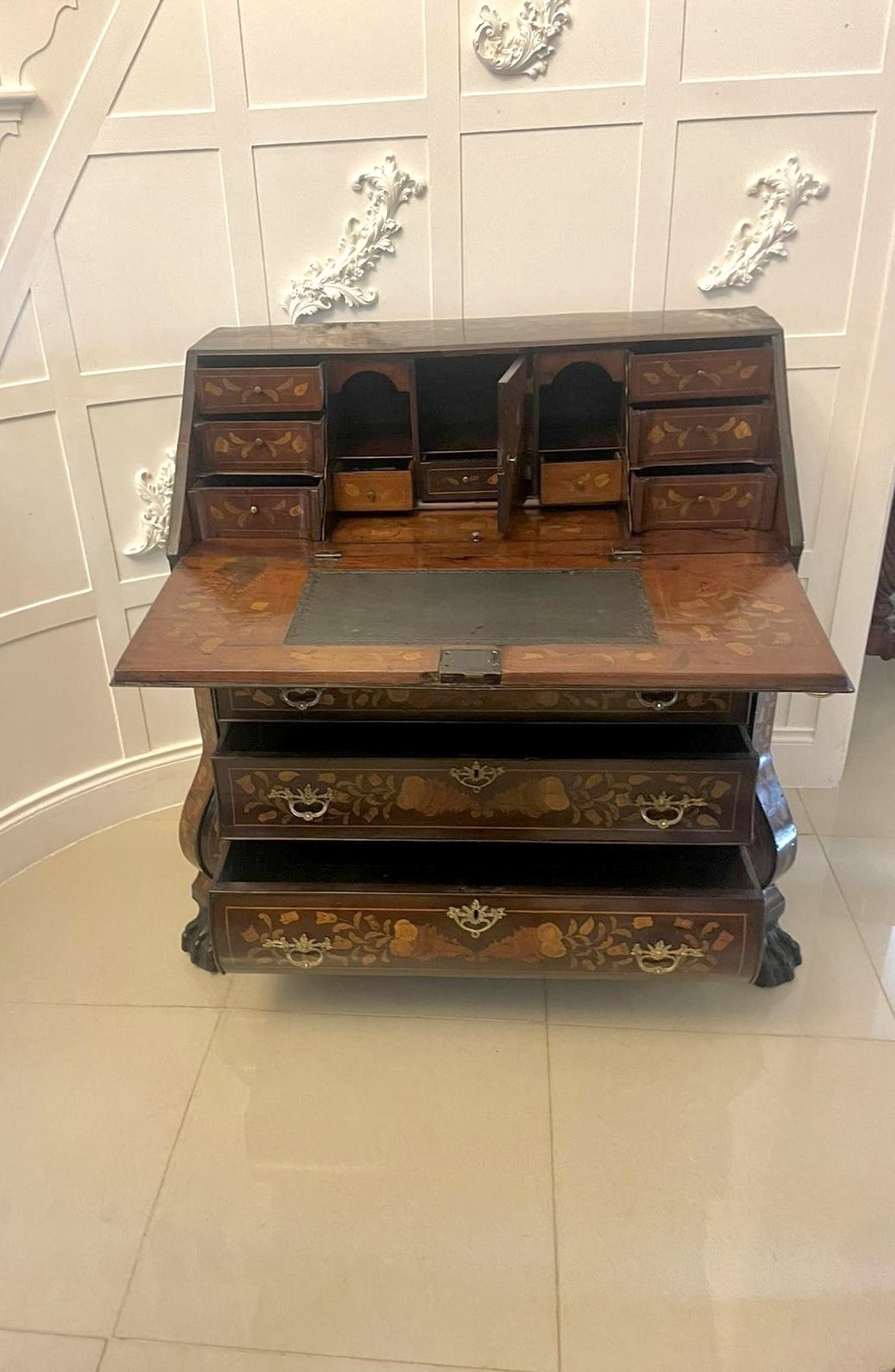Antique 18th Century Quality Mahogany Floral Marquetry Inlaid Bombe Shaped Bureau photo vinterior