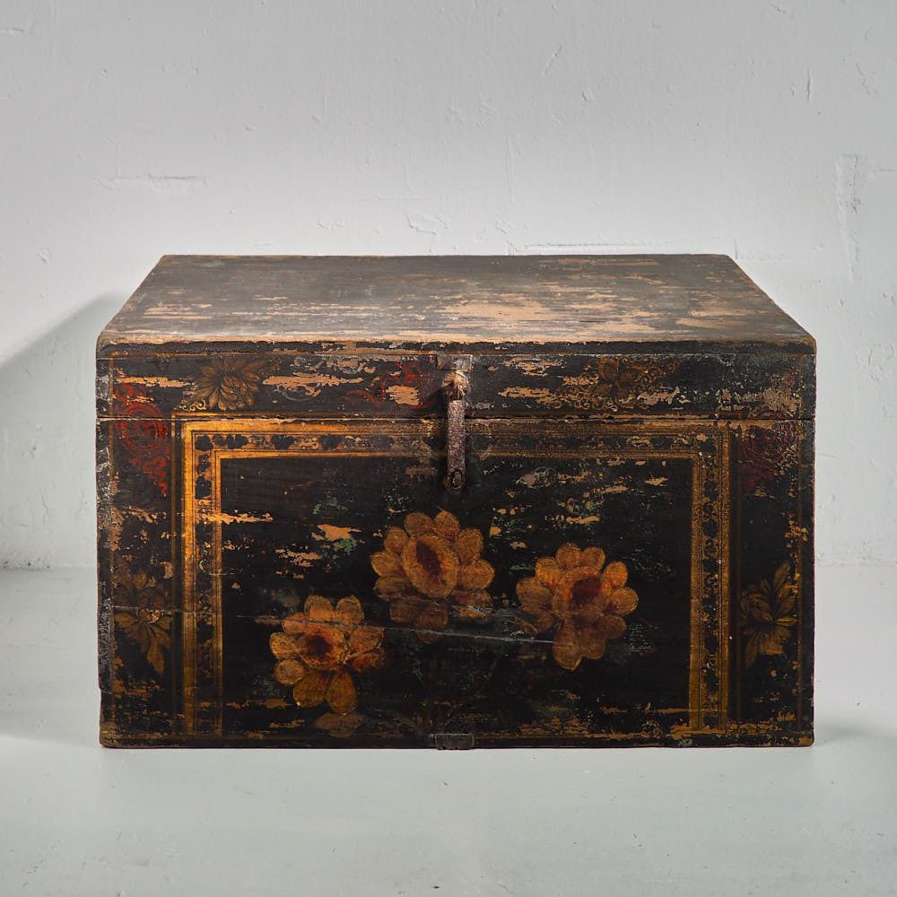 Chinese Wooden Chest With Floral Illustrations (China, C.1900) #3 photo furniture