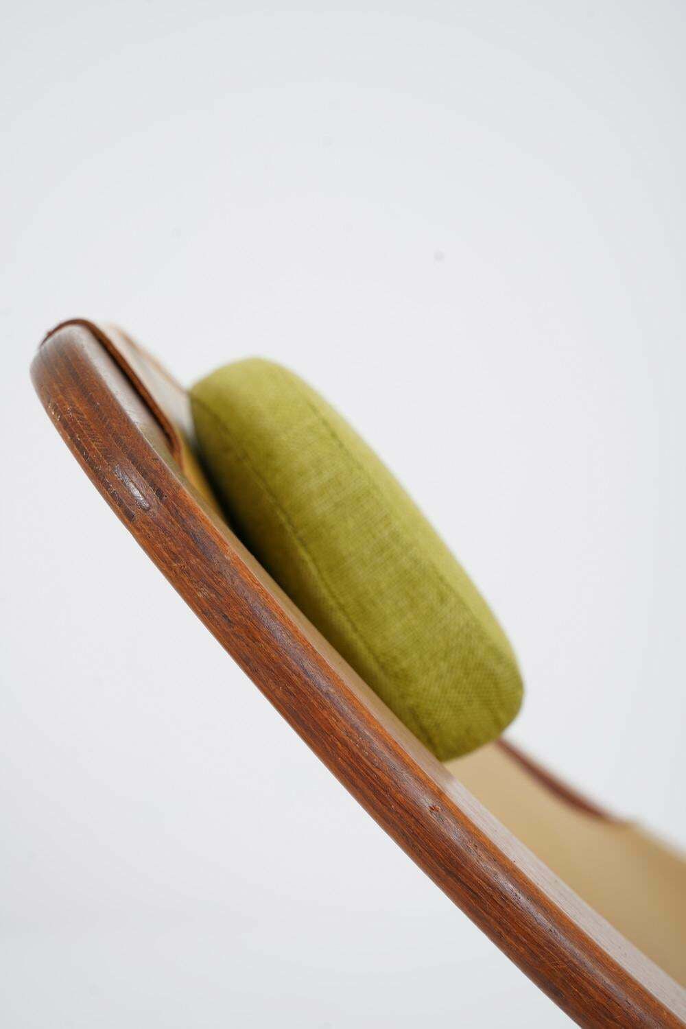 photo furniture Scandinavian Lounge Chair  Holmenkollen  By Arne Tidemand Ruud