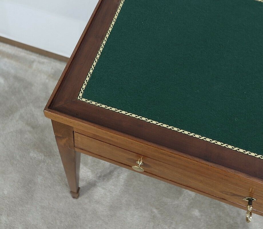 photo vinterior Small Mahoganytable, Louis XVI, Late 18th Century