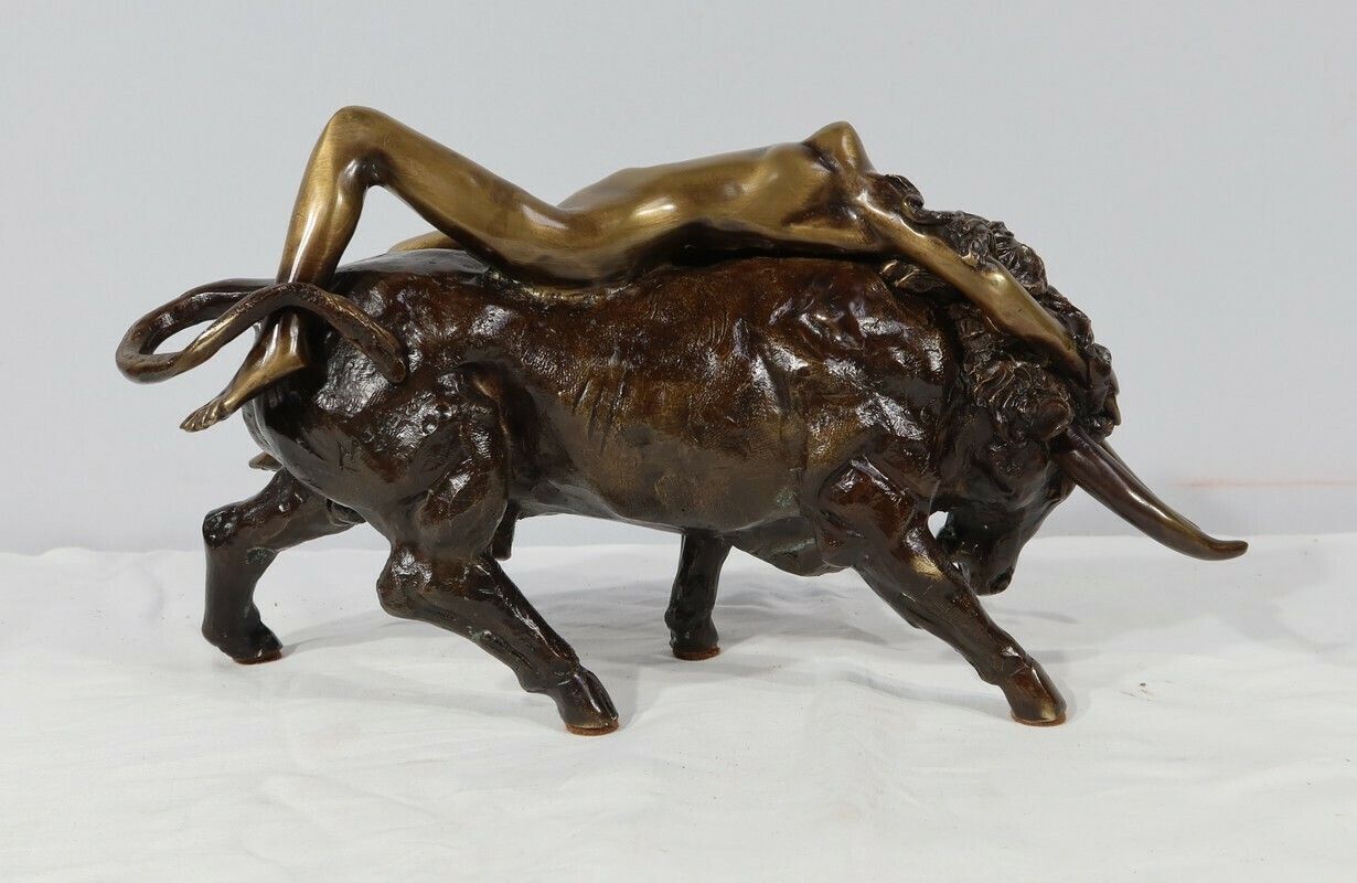photo vinterior Bronze "The Goddess Europe Meeting The Bull", Signed Majera, 20th