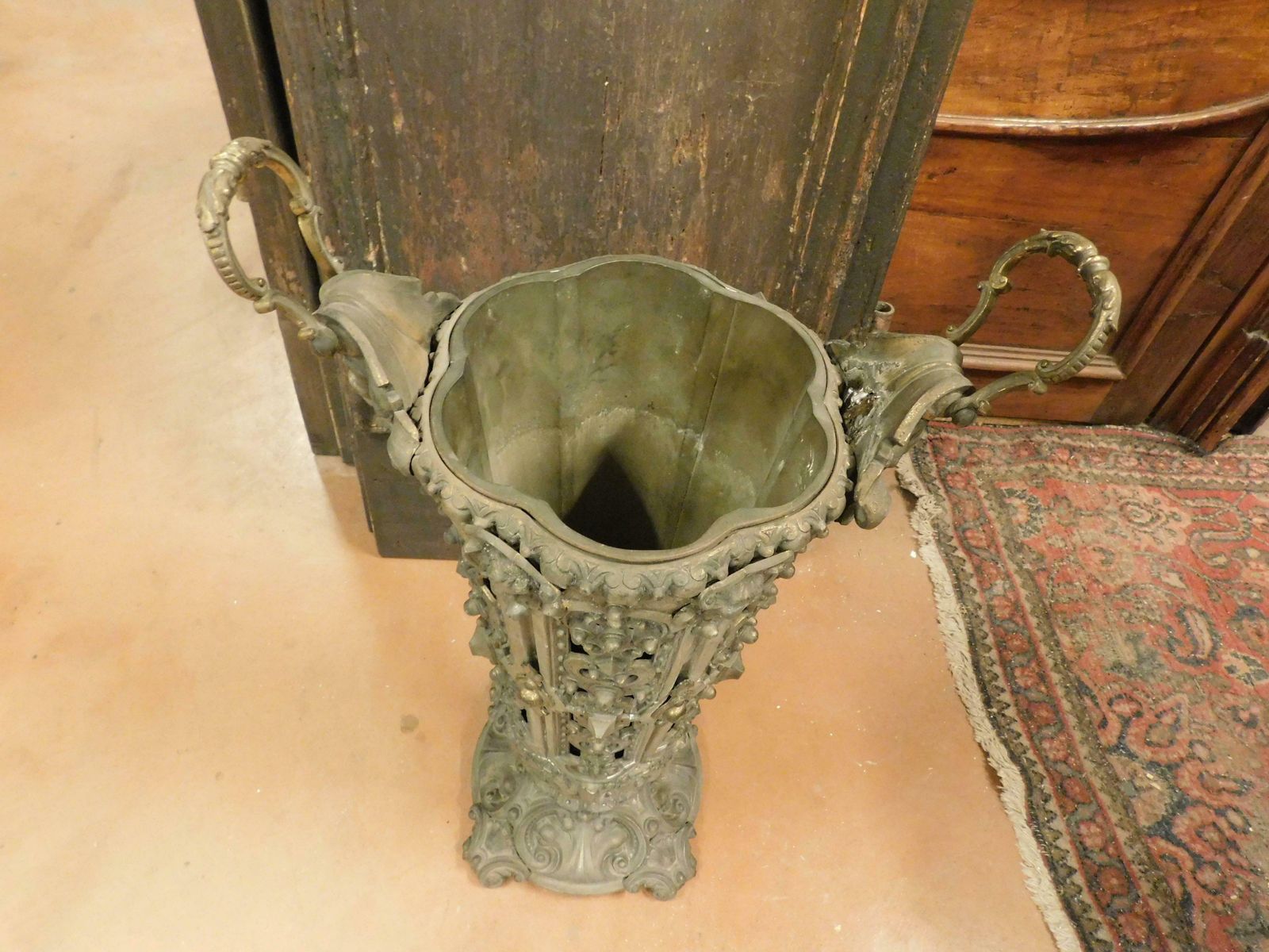 Vintage Set Of Column Vase Holder And Vase Umbrella Holder, Carved Gilded, '900 photo Home Decor