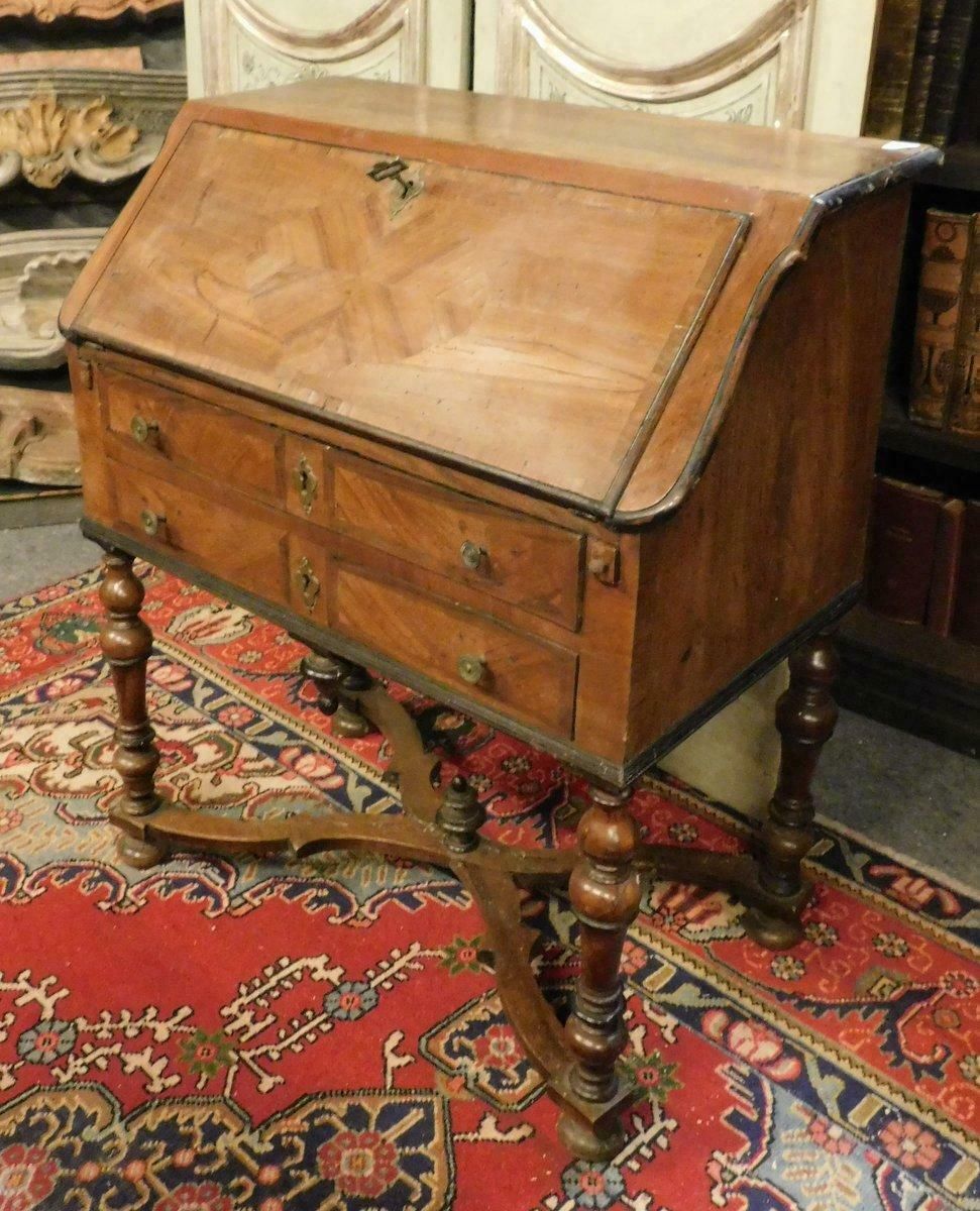 photo vinterior Antique Flap Writing Desk In Walnut, Carved Cross Legs, Early 18th Century Italy
