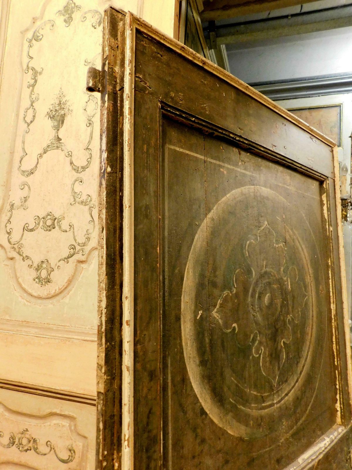 Antique Painted And Lacquered Single Door, 18th Century, Italy photo vinterior