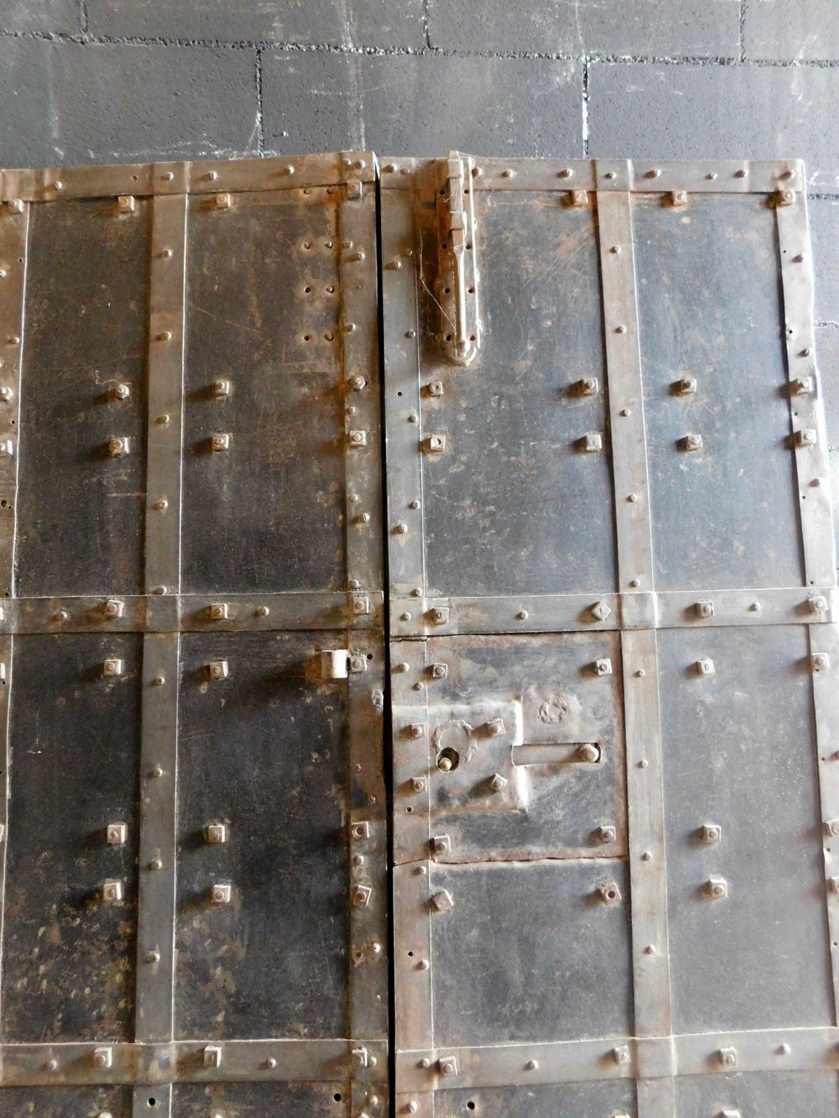4607.0 Double Prison Door In Wood And Iron, Nails & Bolts, 19th Century Italy photo