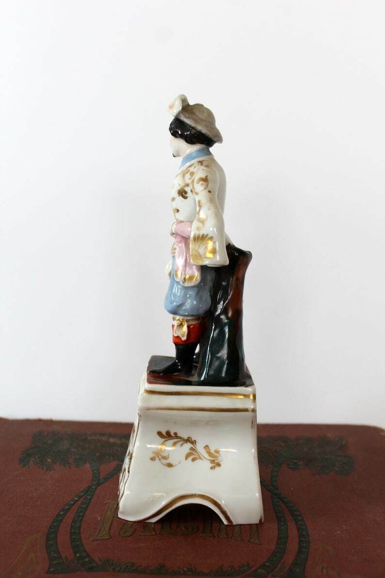Antique 19th Century Porcelain Figurine, Porcelain Of Paris Or Brussels, Polychrome And Gold Painted, Pen Quill Holder, Style Jacob Petit photo vinterior
