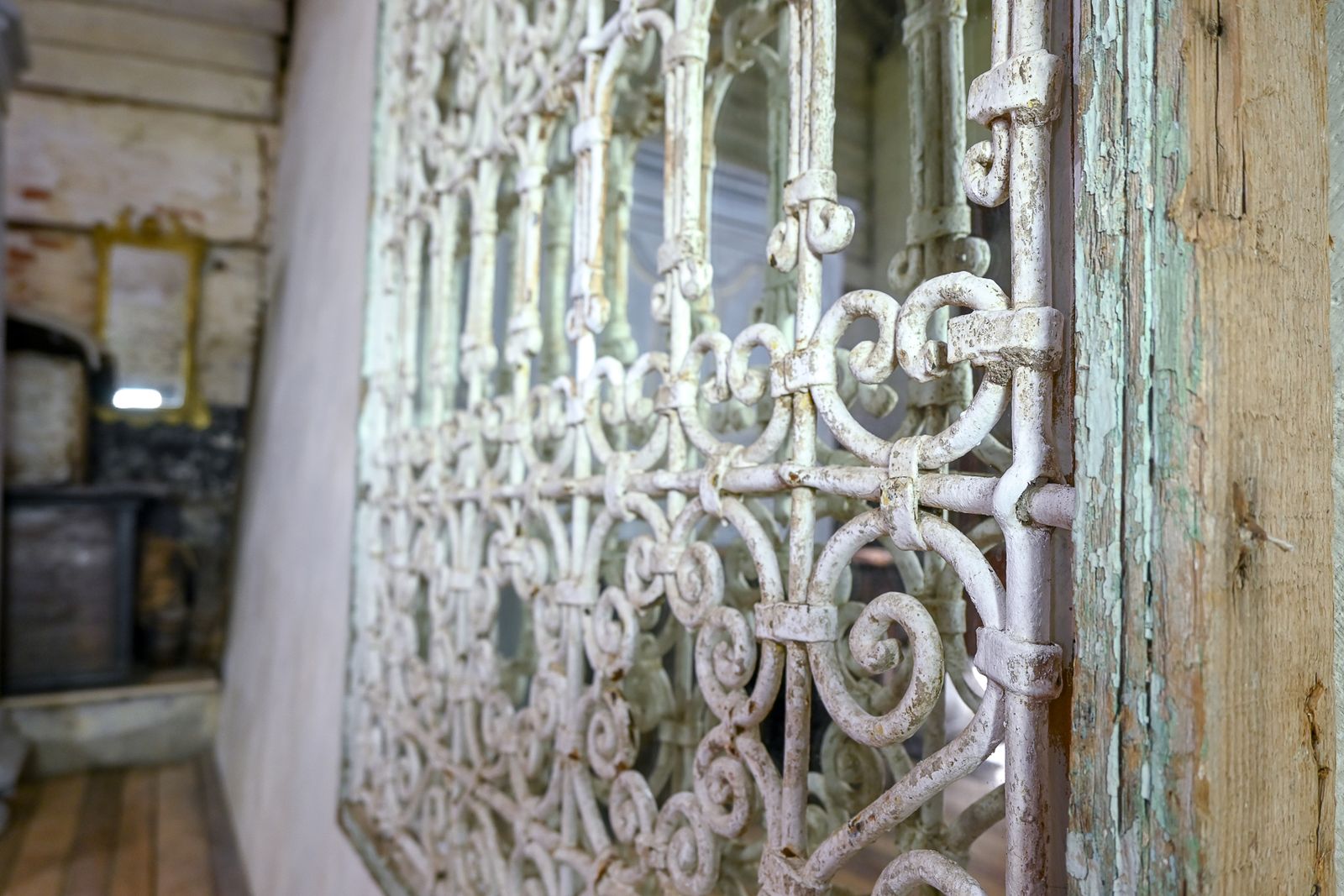 A 19th Century French Wrought Iron Mirror   Garden photo vinterior