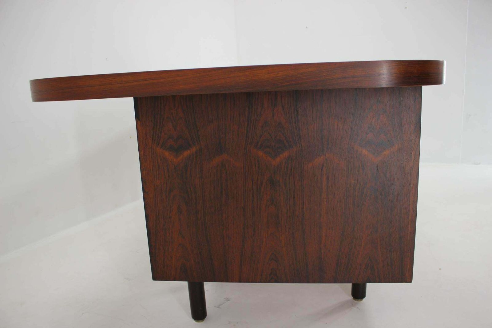 photo furniture 1960s Large Exclusive Free Standing Palisander Desk