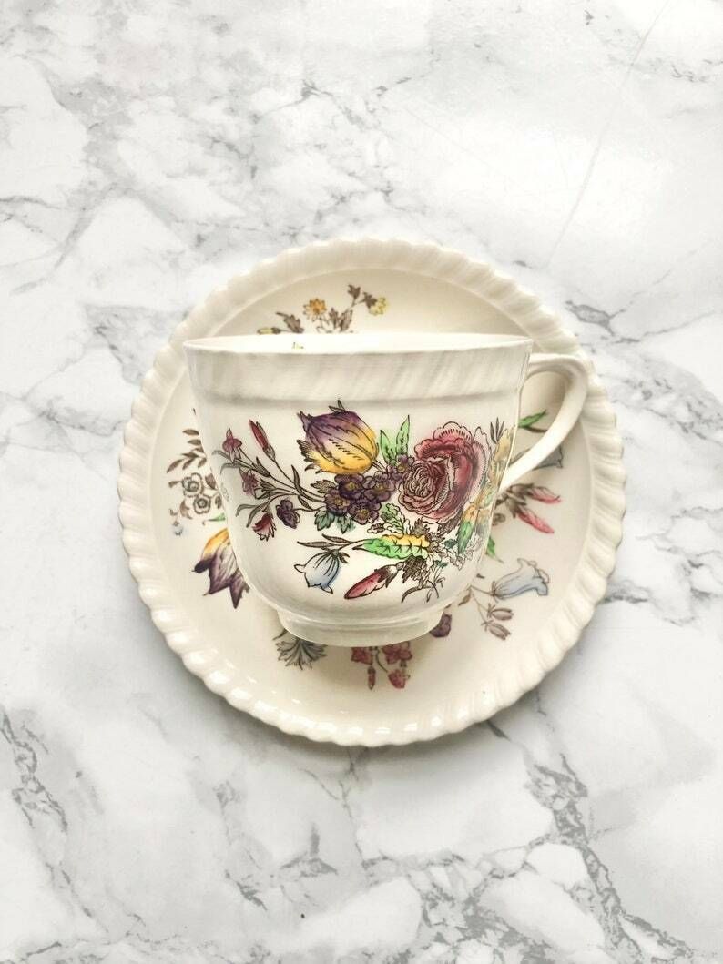 Johnson Brothers   5 Tea Cups, Saucers & Cake Plates With Flower Decor photo for sale