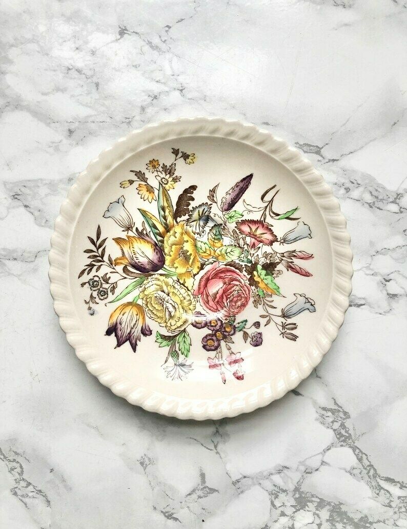 Johnson Brothers   5 Tea Cups, Saucers & Cake Plates With Flower Decor photo 135.0
