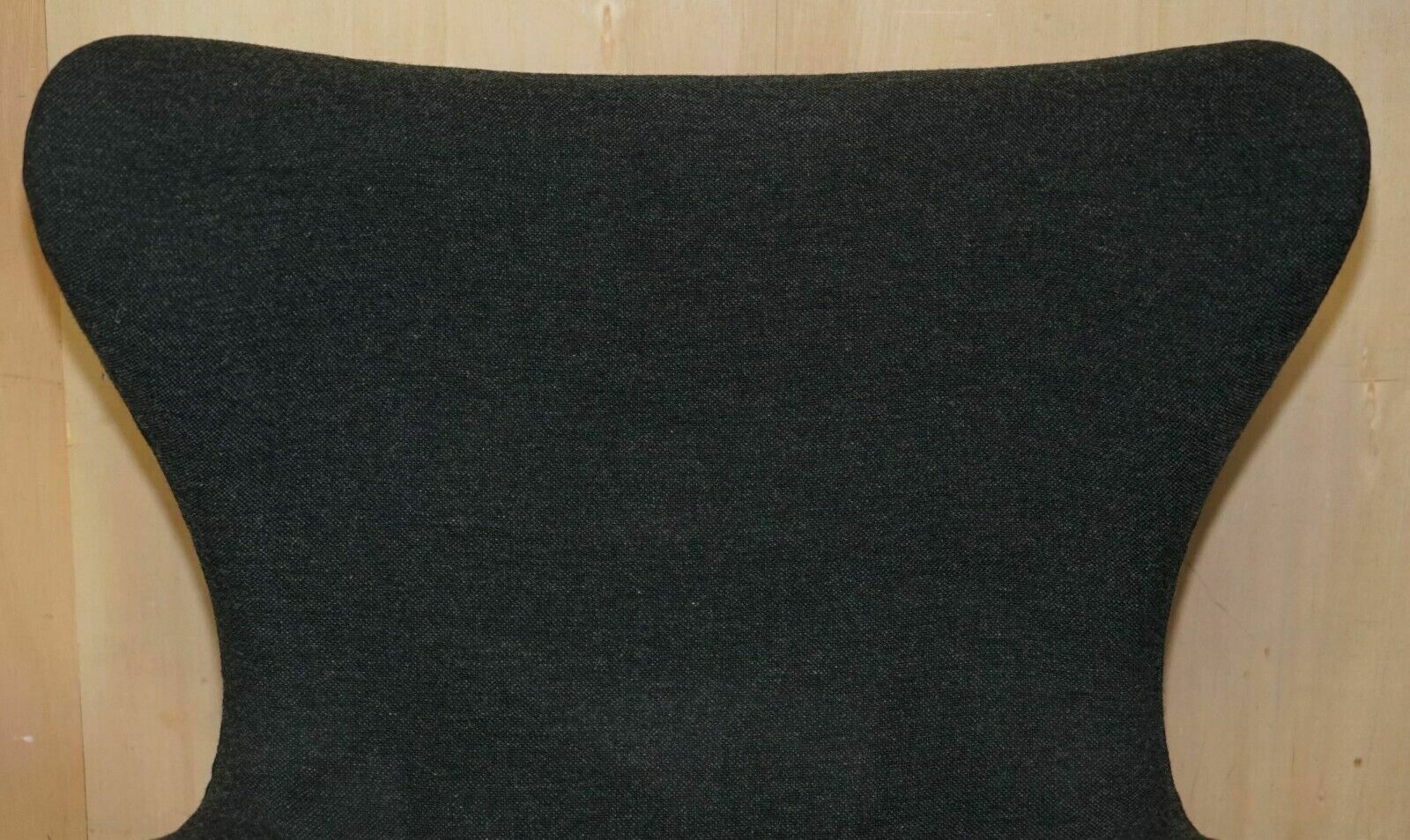 Original 1996 Stamped Fritz Hansen Egg Chair In Black / Grey Fabric photo Furniture