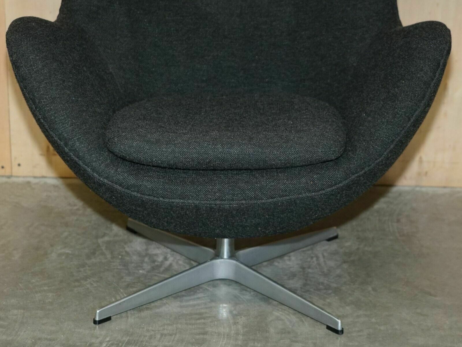 Original 1996 Stamped Fritz Hansen Egg Chair In Black / Grey Fabric photo buy