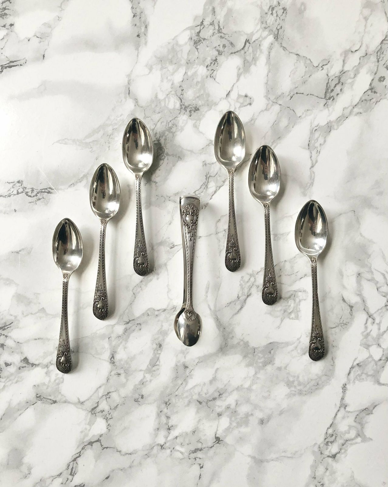 Set Of 6 Antique Silver Plated Teaspoons With The Matching Sugar Tong   Original Box