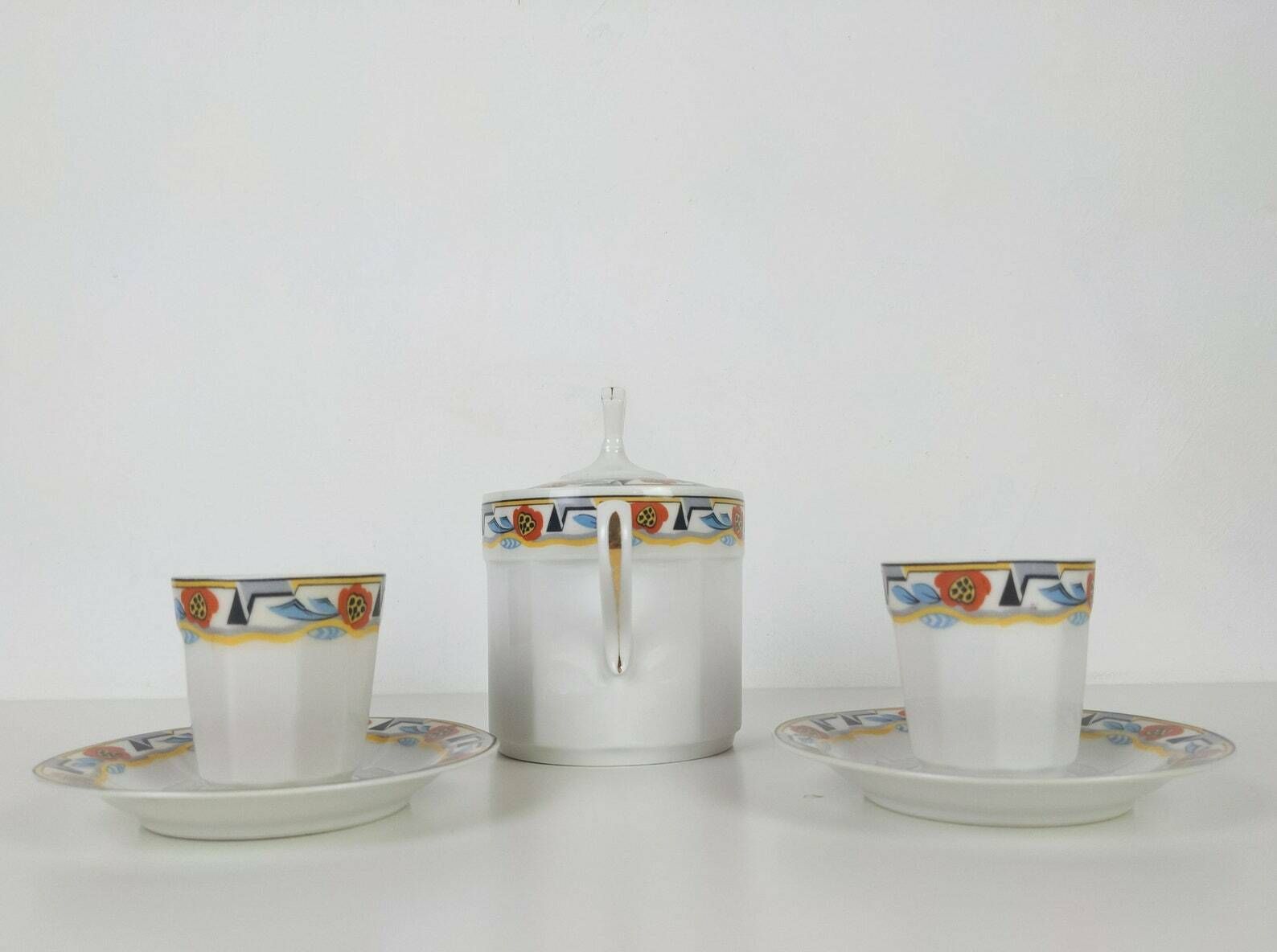 photo furniture Vintage French Art Deco Limoges Porcelain Espresso Coffee Cups And Saucers With Matching Sugar Bowl With Geometric Flower Design