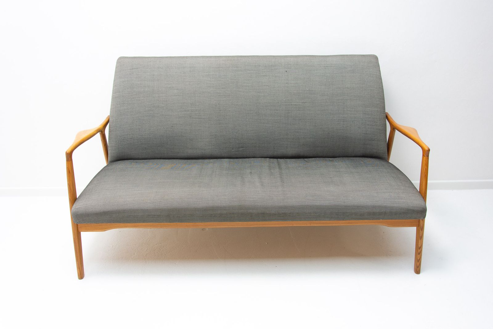 943.0 Midcentury Scandinavian Style Sofa By Krásná Jizba, 1960´S photo