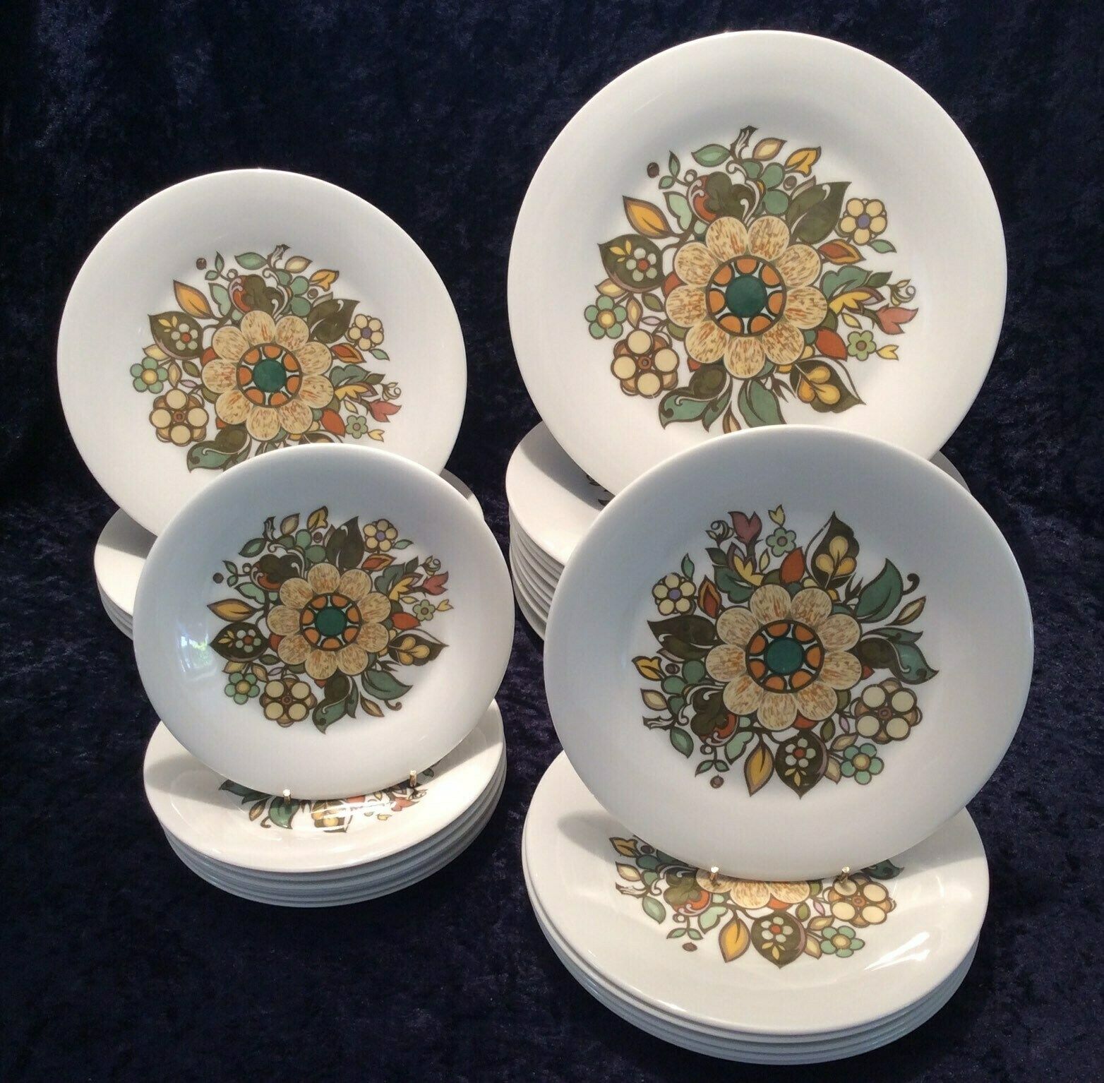 1970s Royal Doulton Forest Flower Tea Plates, 6.5” Diameter, Forest Flower Side Plates, Retro Tea Plates, Royal Doulton Tea Plates photo vinterior
