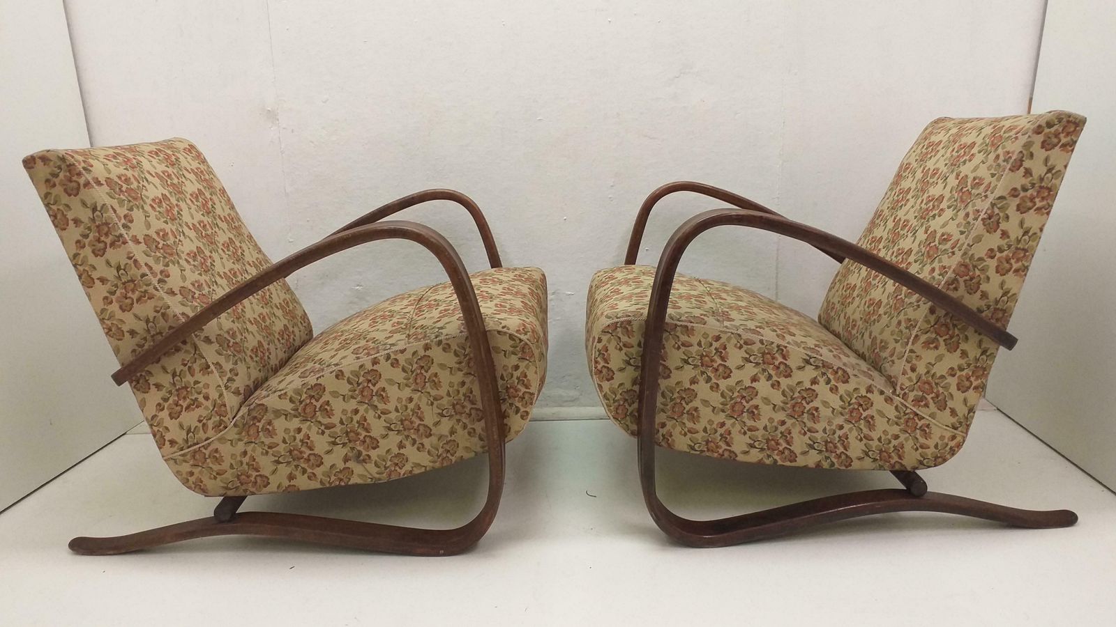 photo for sale 1960 2x Halabala Armchairs H 269 And Spider Table, Czechoslovakia