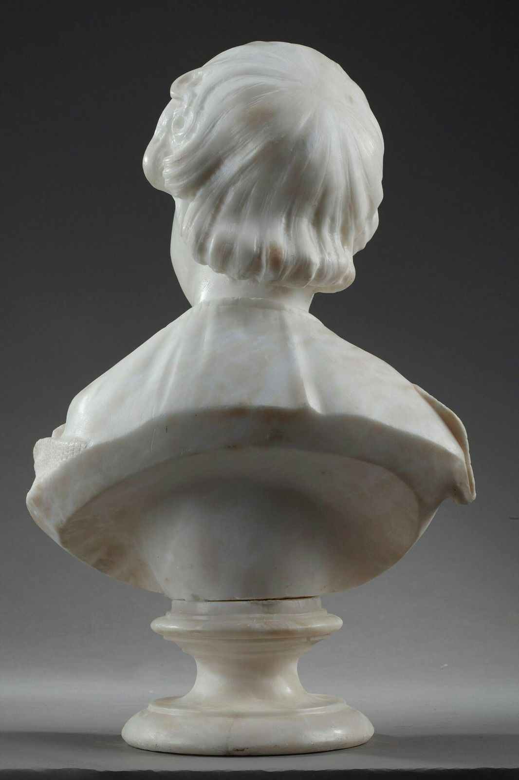 Sculpture Alabaster "Bust Of A Young Girl", 19th Century photo 2362.0