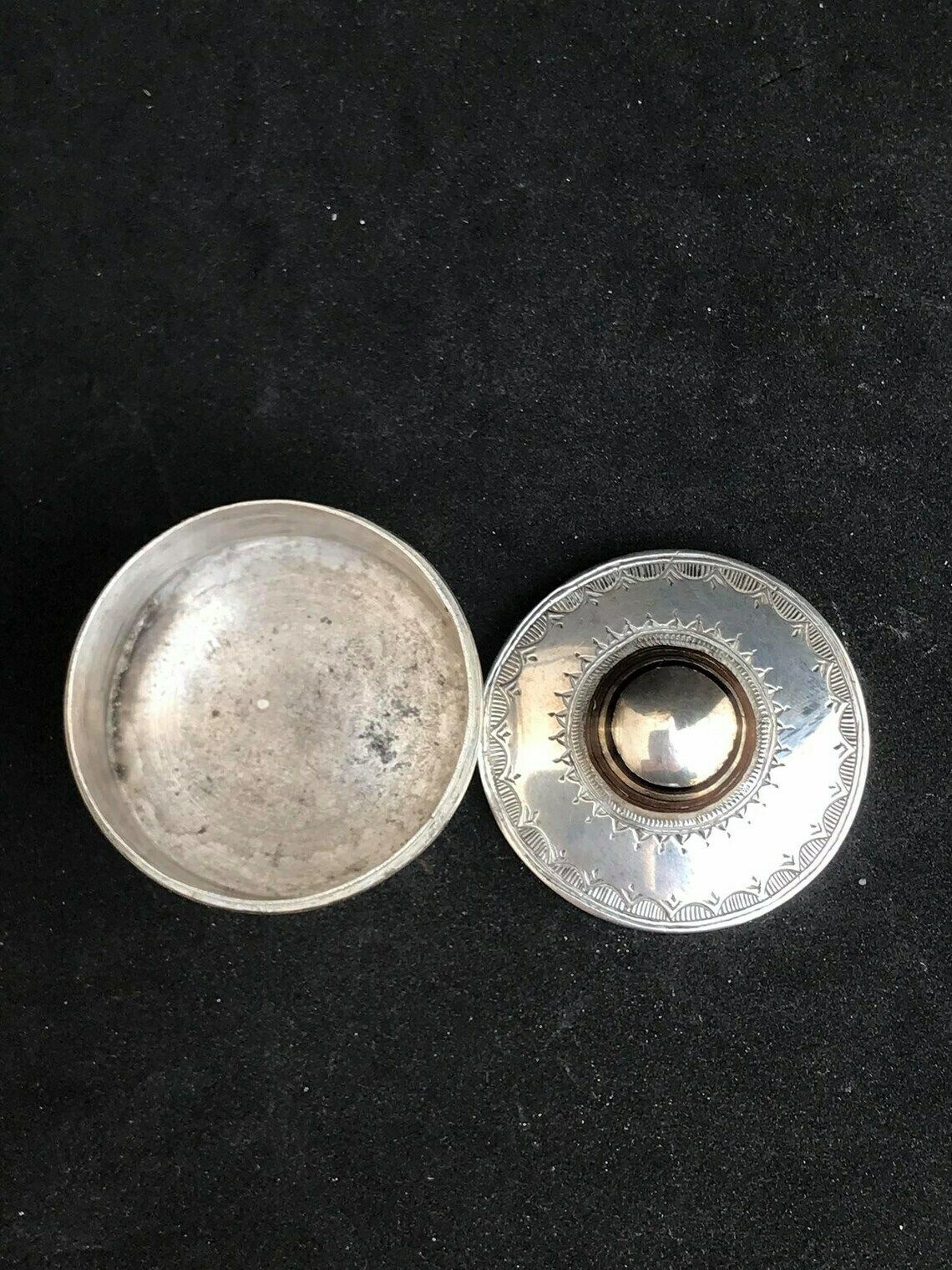 Zilveren Doos – Tuareg, Afrikaans Berbers, Nomadisch, Handgemaakt, Sahara, Etnisch, Decoratief, Verzamelobject, Ringdoos photo Woonaccessoires