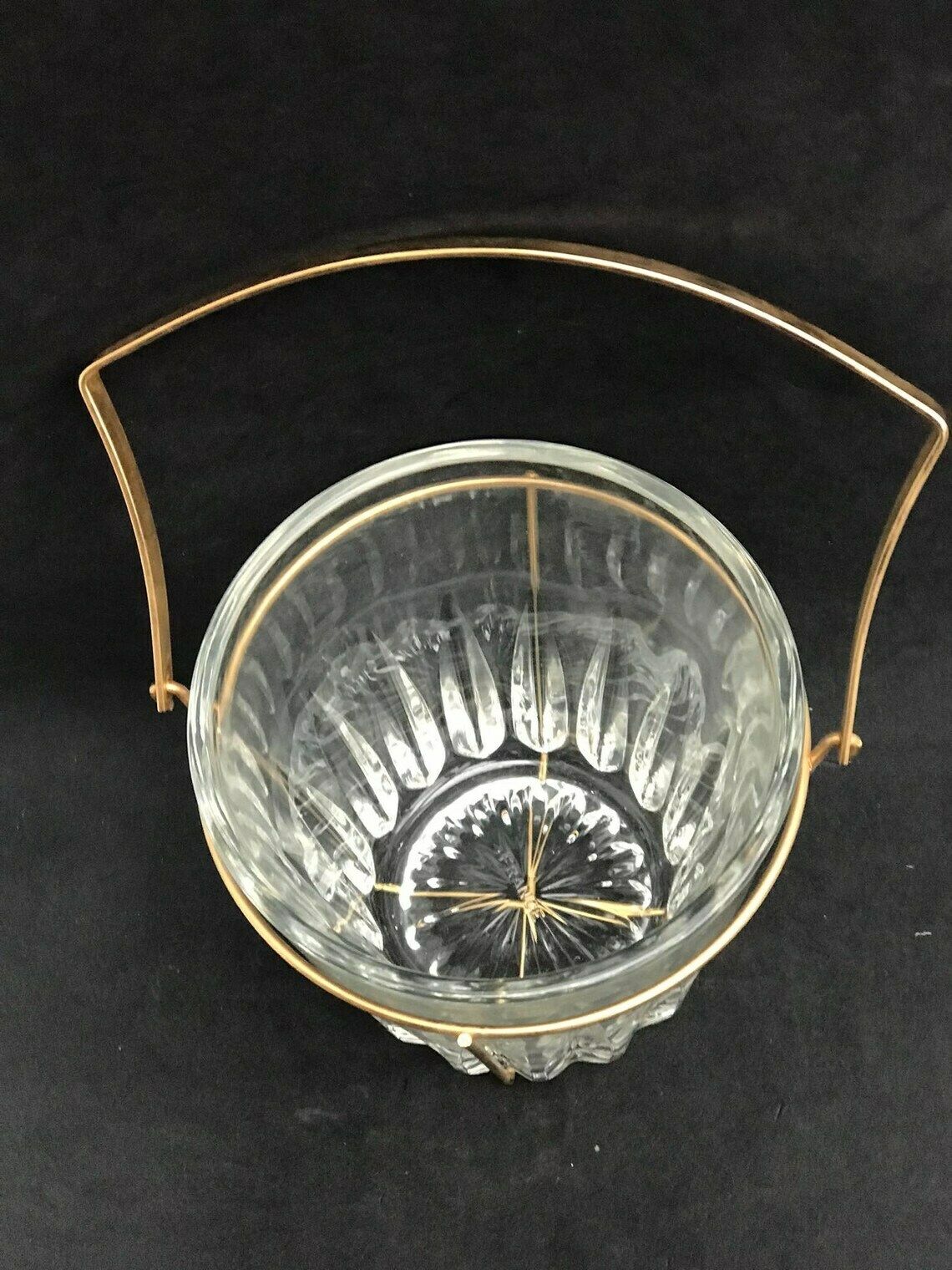 Ijsemmer Van Zwaar Gegoten Glas, Frans, Met Gouden Metalen Handgrepen – Mid Century Barware, Mixologie Accessoires, Barkast, Hollywood Regency, Man Cave, Cadeau photo for sale
