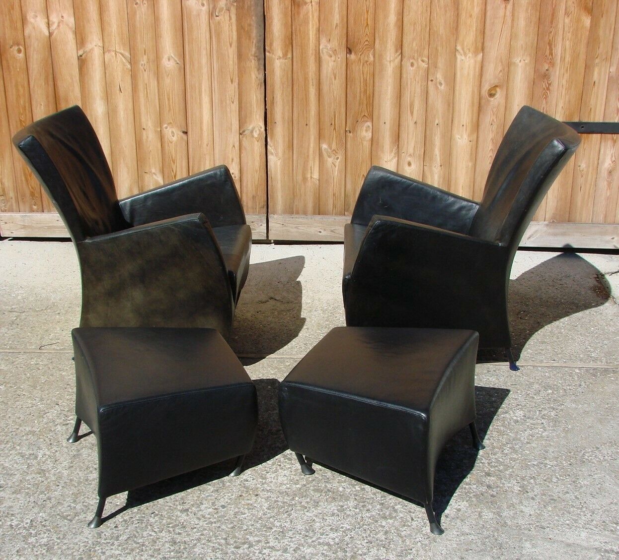 photo furniture Pair Of Armchairs With Footstool Montis, 1980s