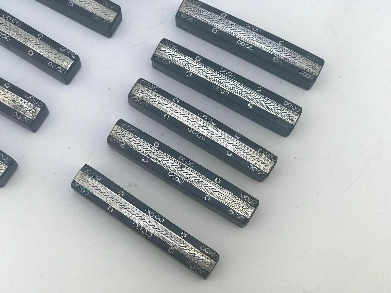 Messenlegger Set Tuareg Zilver Tribaal Berber Nomadisch Kunst Handgemaakt Decor Houten Zilver Afrikaanse Kunst Verzamelaar Huwelijkscadeau Uniek photo buy