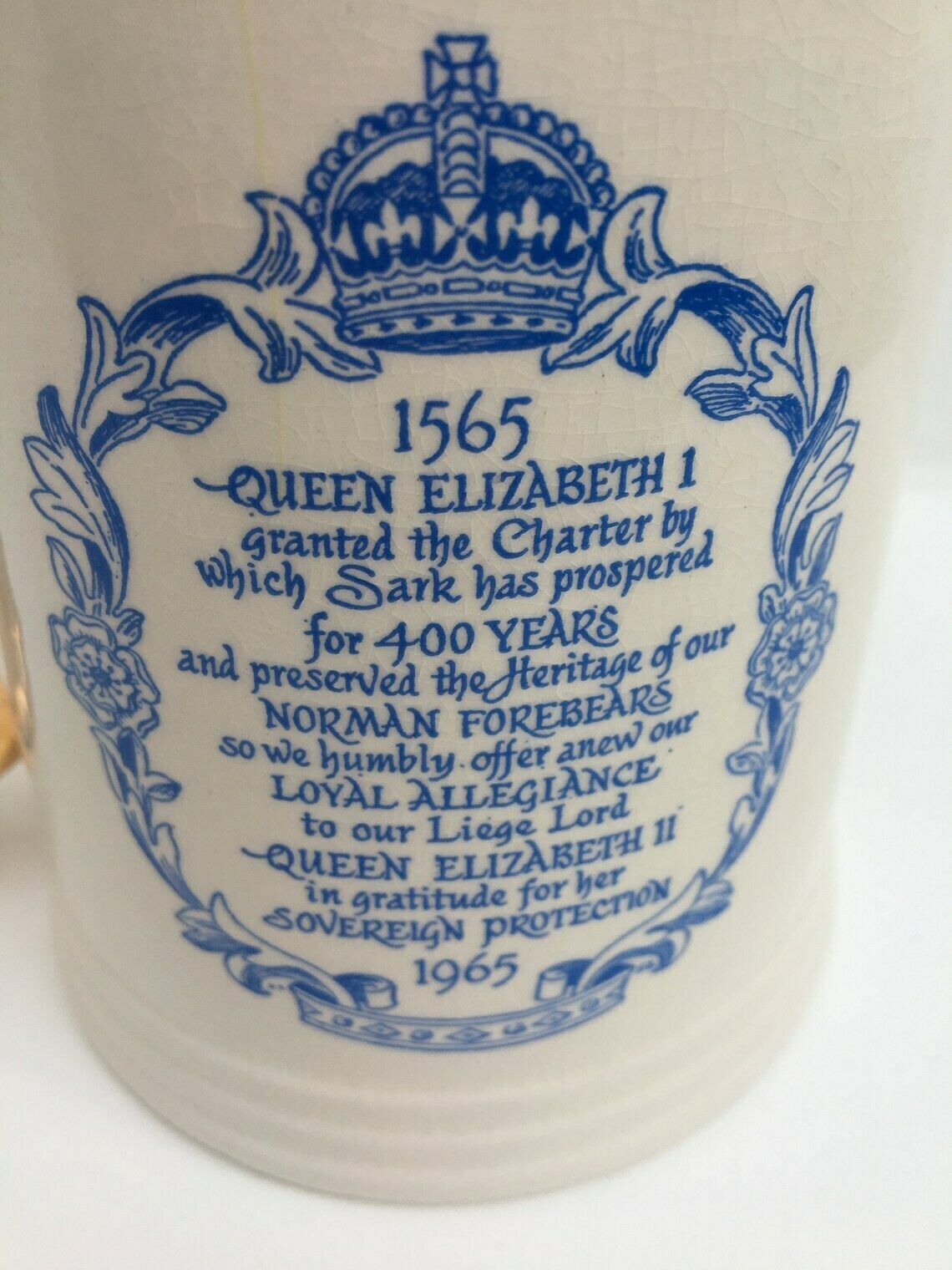 Queen Elizabeth II Grote Mok Royal Monarch Herdenkingsbeker Antiek 1565 1965 Queen Elisabeth Keramische Bierpul Gouden Handvat photo 123.0