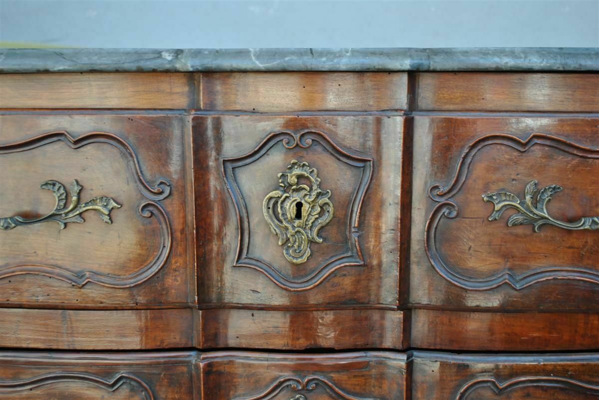 Curved Walnut Chest Of Drawers, 18th Century photo Furniture