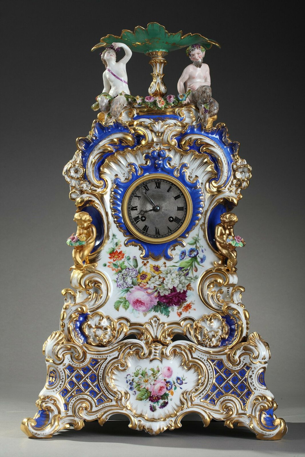 Rocaille Clock In Porcelain In The Taste Of Jacob Petit (1796 1865), 19th Century