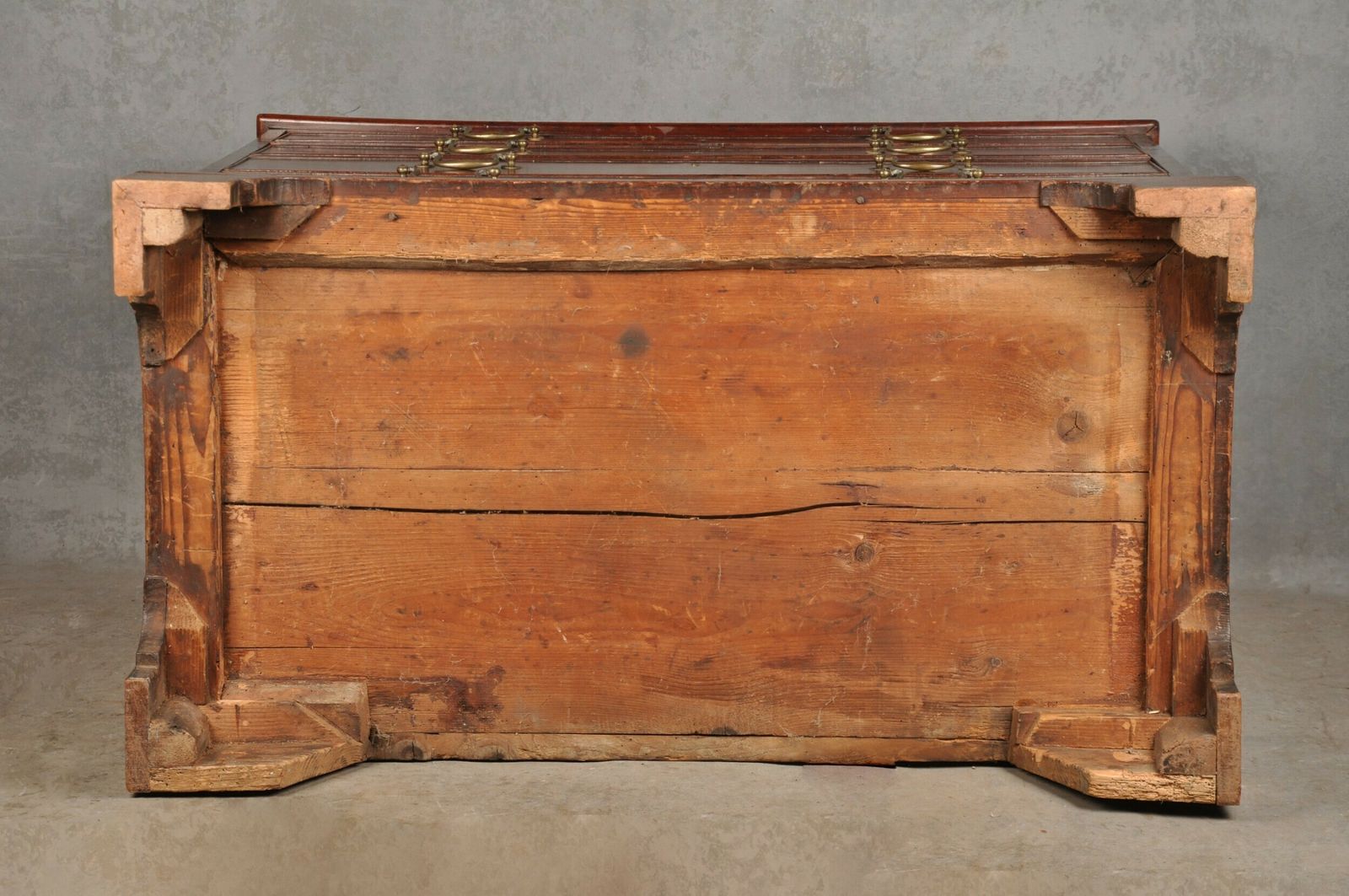 photo vinterior Fine 18th Century Mahogany Chest Of Drawers