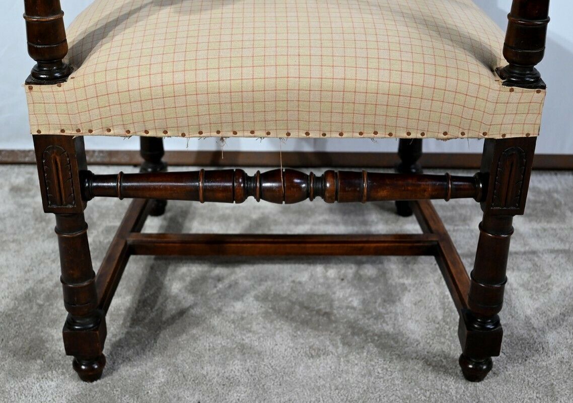photo vinterior Walnut Armchair, Known As Bout De Table, Renaissance Style   Late 19th Century