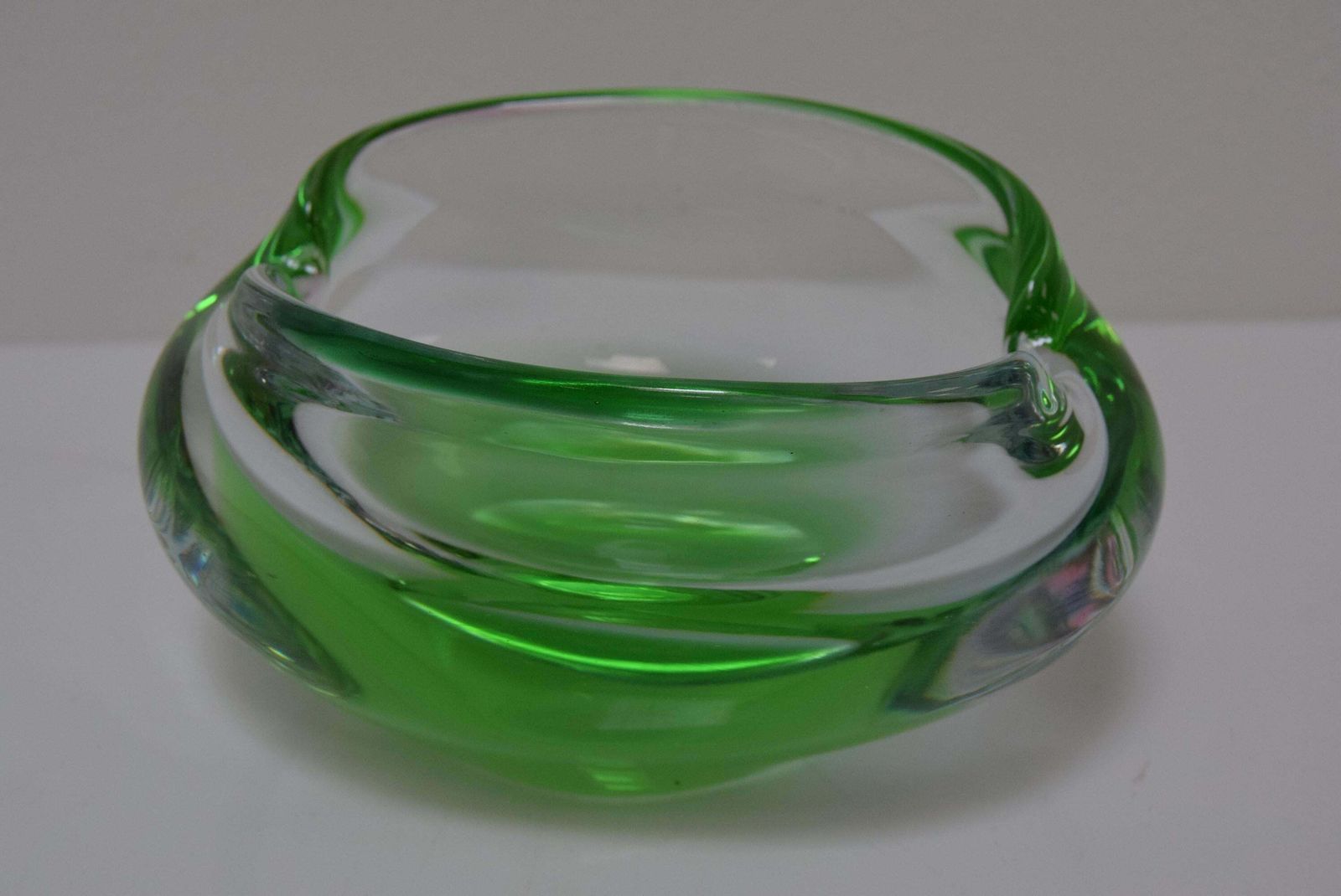 Midcentury Ashtray From Metallurgical Glass, By Glasswork Novy Bor, 1960s photo vintage