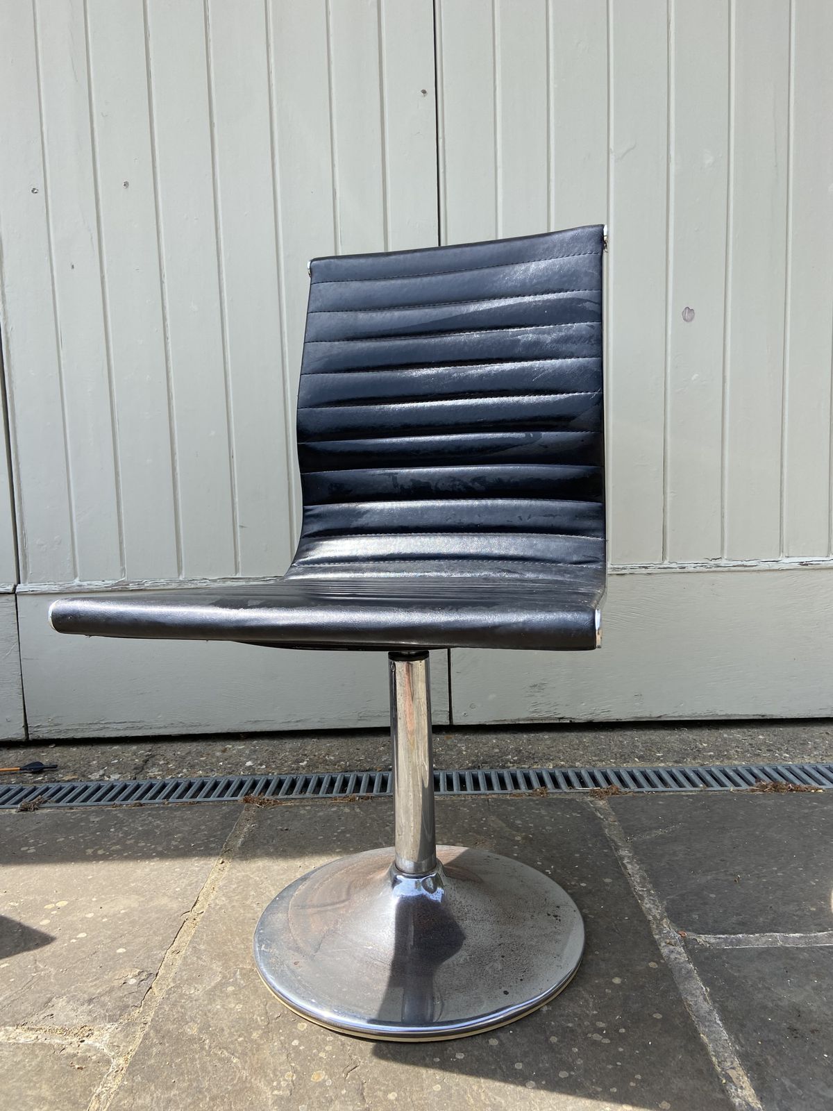 Mid Century Leather Swivel Office Chair With Pedestal Base photo 250.0