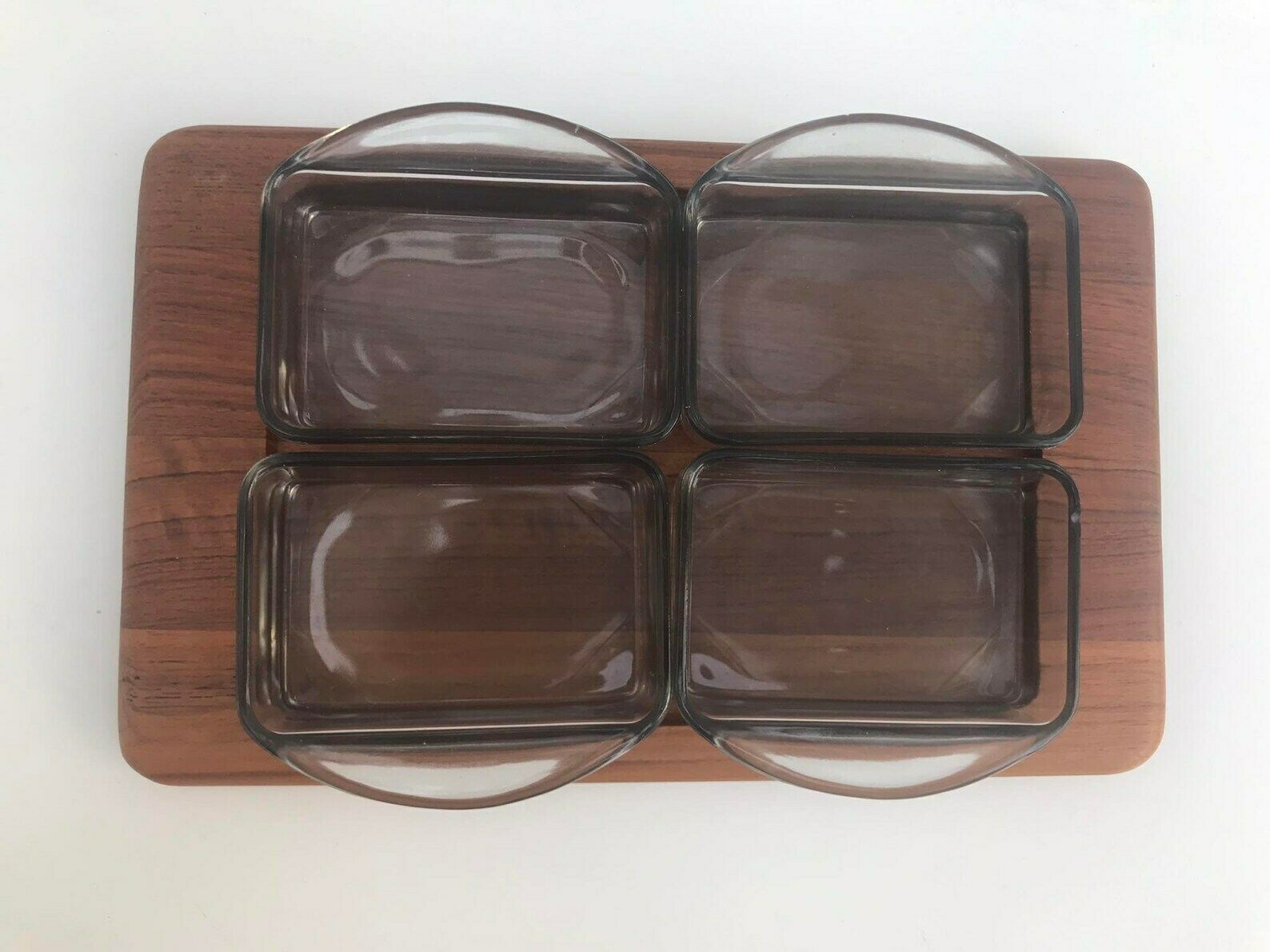 Vintage Serveerschaal Van Hout Met 4 Gerookte Grijze Glazen Bakjes – Teakhouten Deens Mid Century Modern Design, Digsmed photo vintage