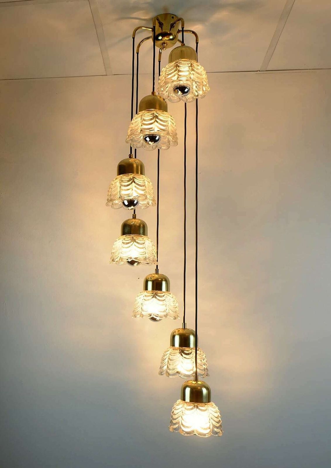 1960s Mid Century Pendant Light Cascading Lamp 7 Flower Shaped Glass Shades And Brass Chandelier photo vinterior