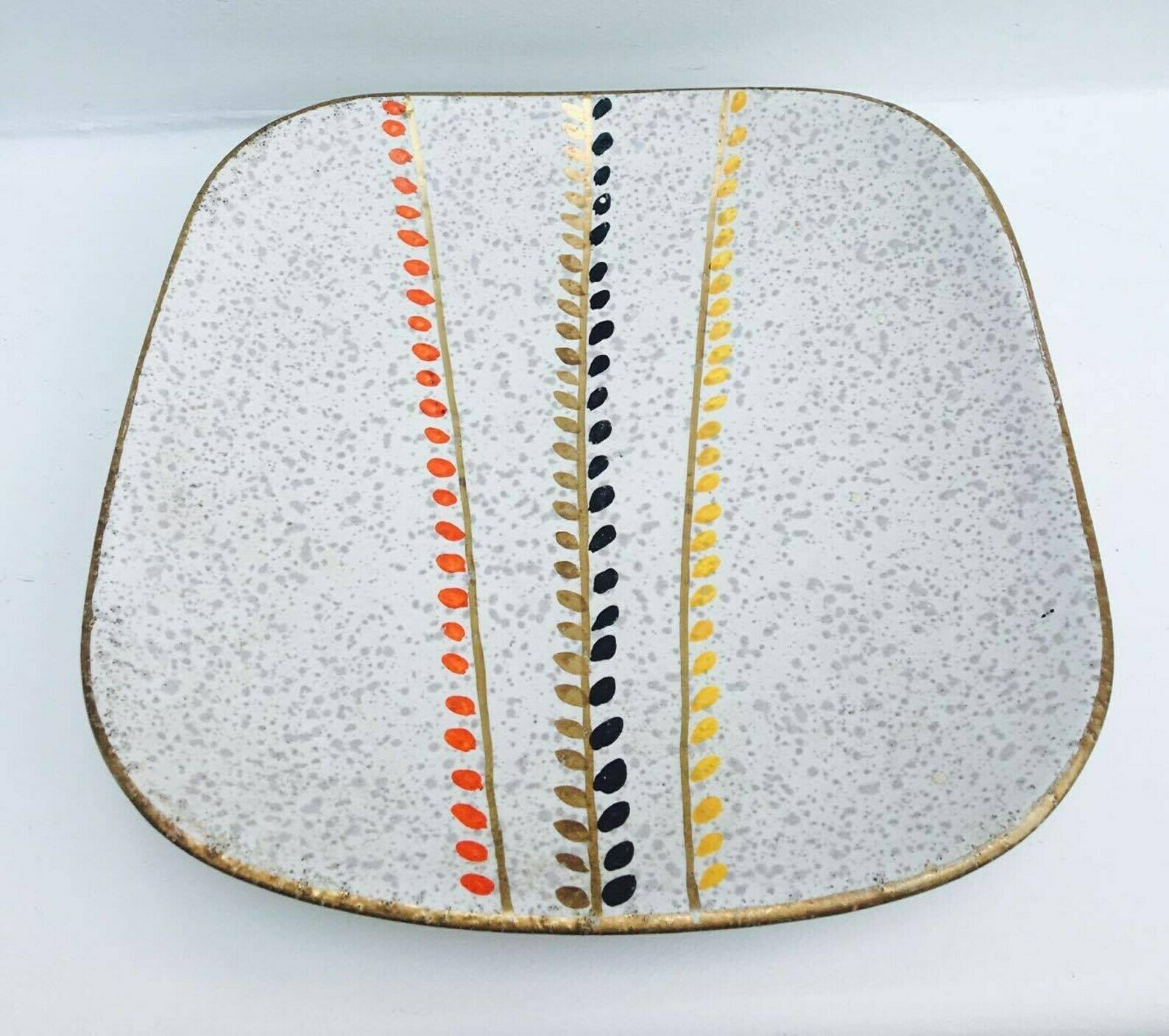 Vierkante Schaal Mid Century Modern Aardewerk West Duits Bay Keramik Mand Handvat Dienblad, Handgeschilderd Kunstaardewerk Serveerschaal Fruitmand photo Woonaccessoires