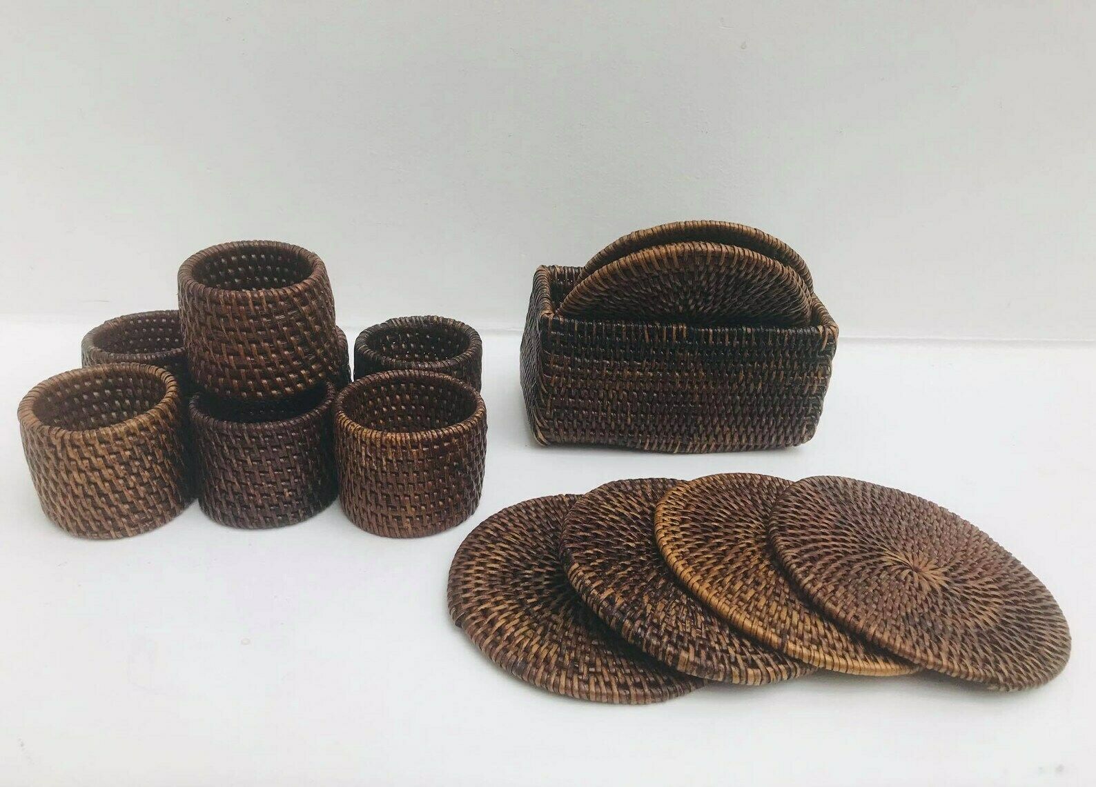 Rotan Vintage Gevlochten Set – 7 Servetringen En 8 Onderzetters – Boho Chic Tafeldecoratie, Bohemian Stijl, Tuin, Rustieke Keuken photo vintage