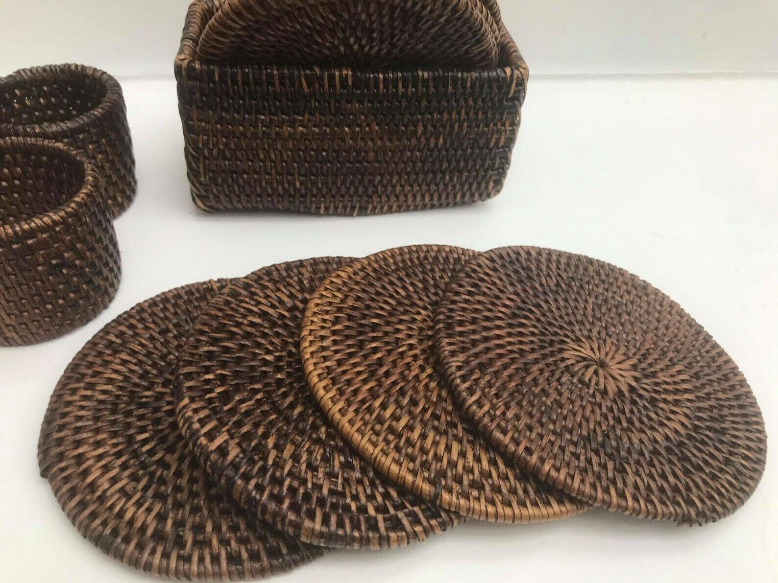 photo for sale Rotan Vintage Gevlochten Set – 7 Servetringen En 8 Onderzetters – Boho Chic Tafeldecoratie, Bohemian Stijl, Tuin, Rustieke Keuken