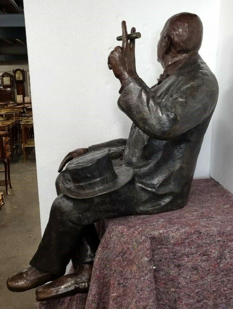 photo vintage Large Bronze Winston Churchill Statue Seated British Pm Casting