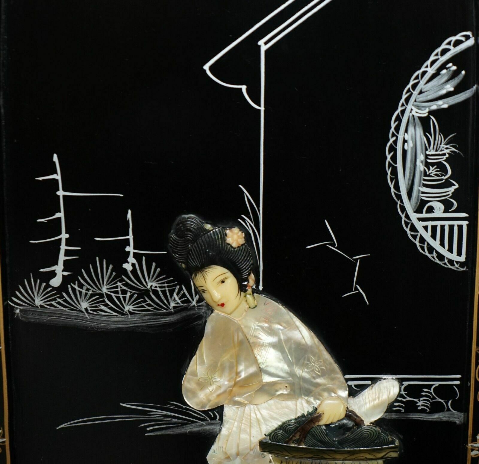 photo vinterior Pair Of Stunning Vintage Soapstone & Mother Of Pearl Geisha Girl Wall Panels