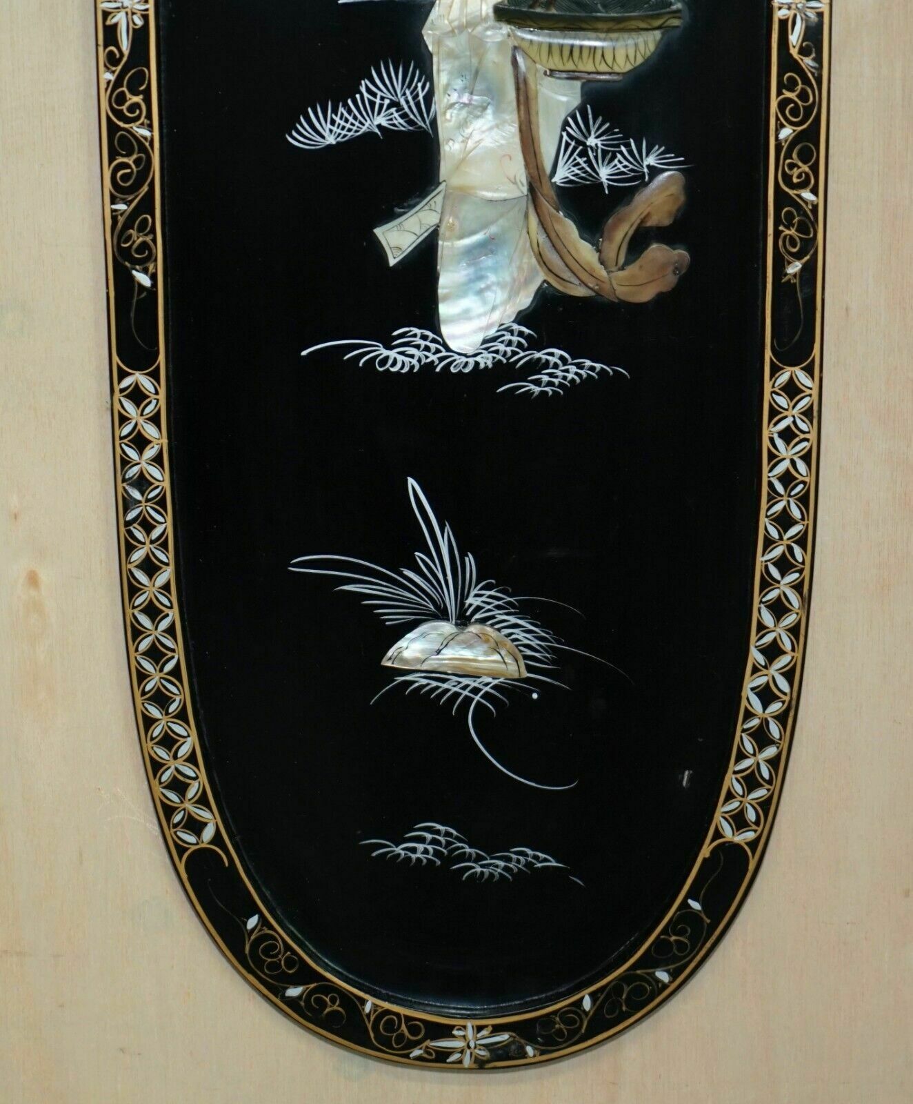photo vintage Pair Of Stunning Vintage Soapstone & Mother Of Pearl Geisha Girl Wall Panels