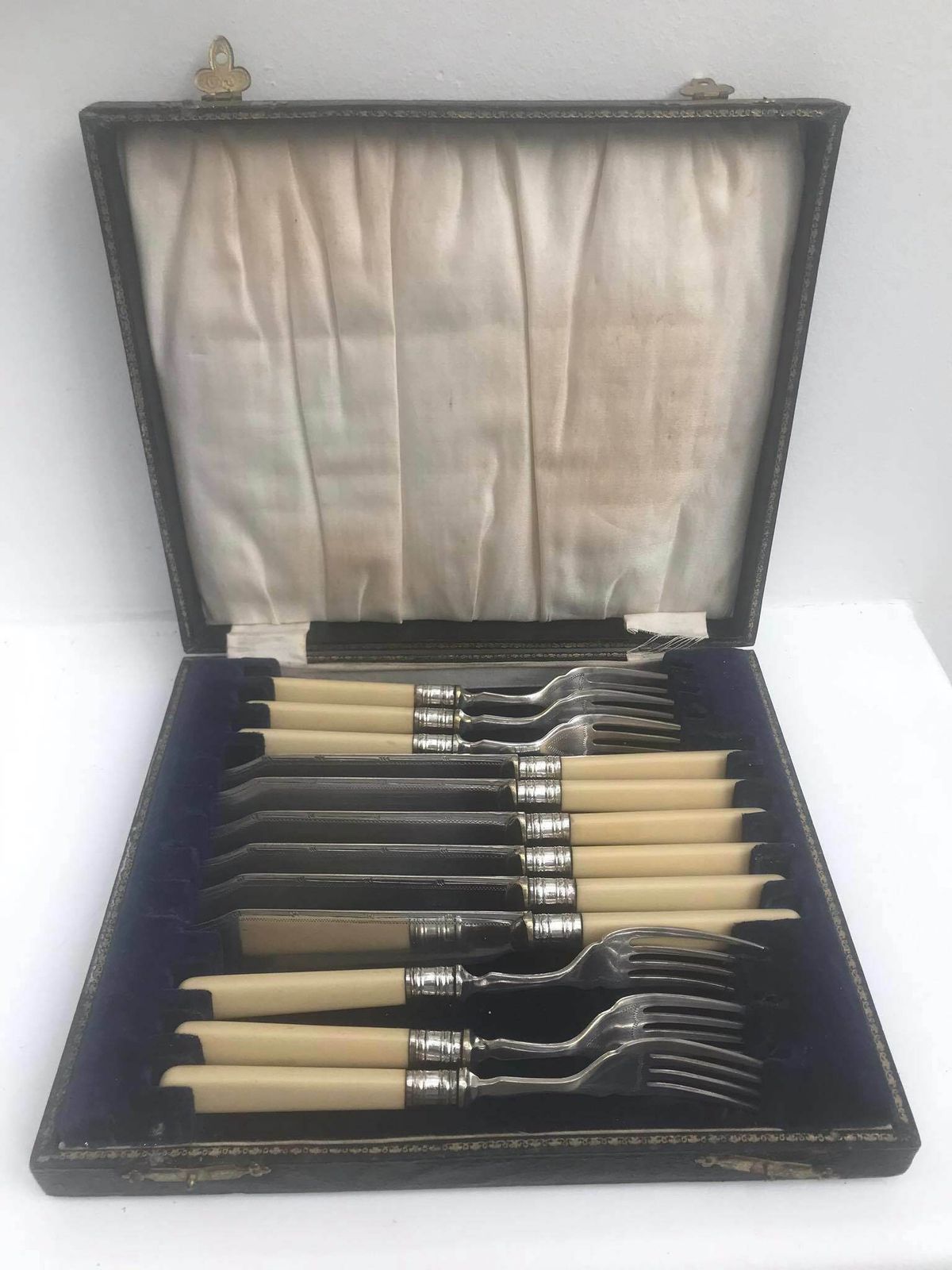 Seafood Cutlery Flatware Forks 12 Boxed Fish Cutlery Silver Plated Bands, Stainless Steel And Ivorine Table Holiday Dinner Wedding Gift photo furniture